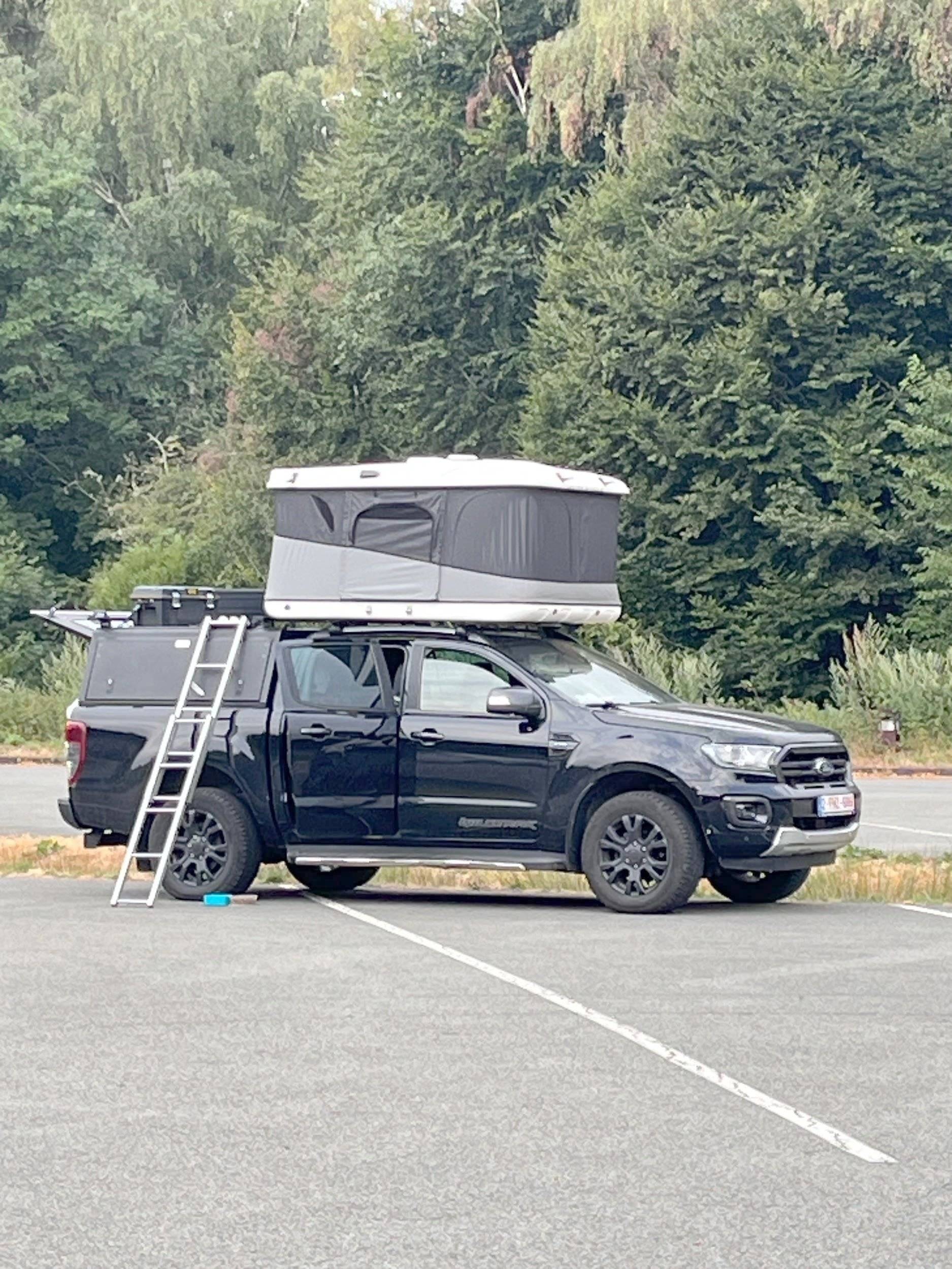 schräge Vorderansicht Ford Ford Ranger - Yescapa