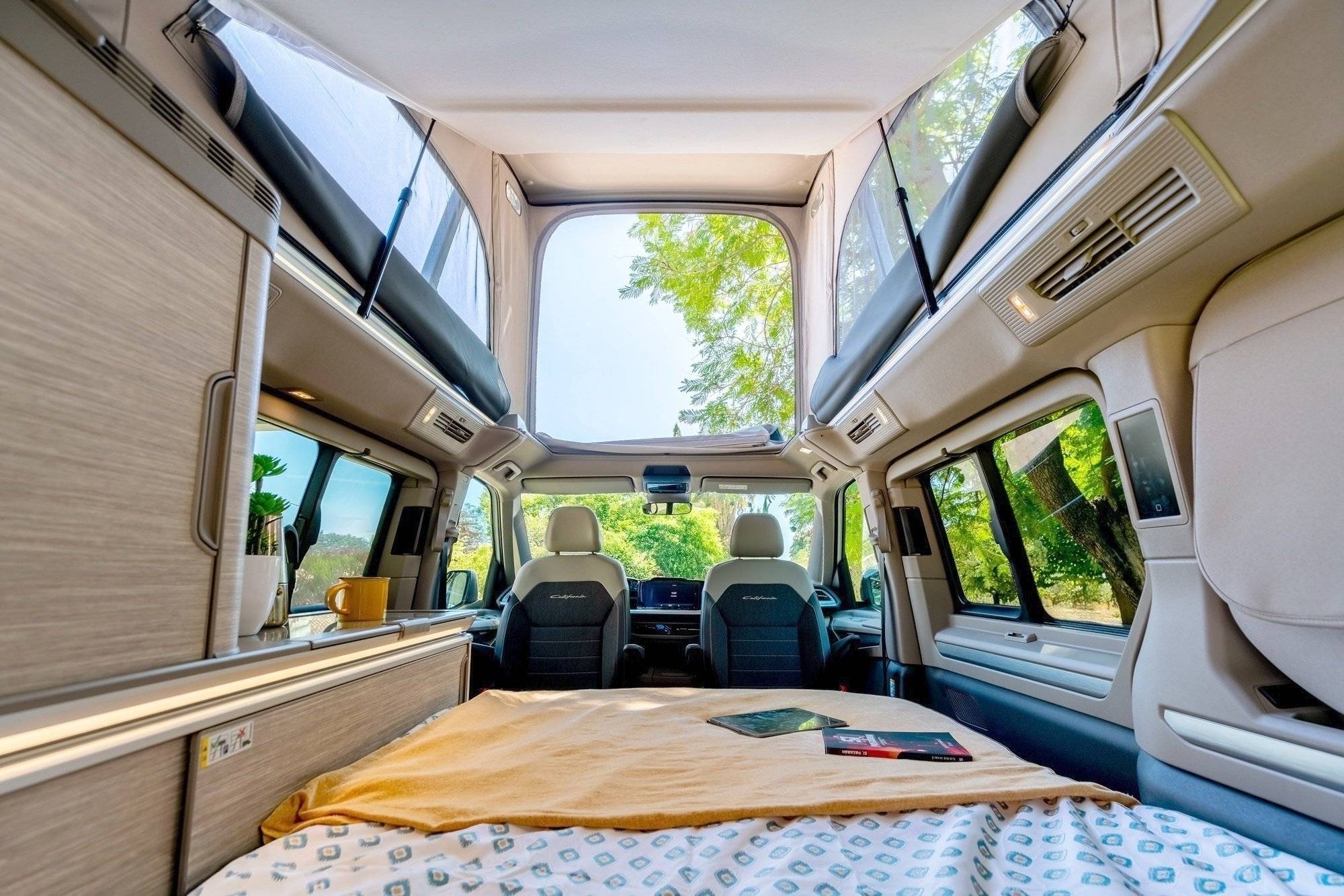 Schlafplätze Volkswagen T7 CALIFORNIA OCEAN - Yescapa