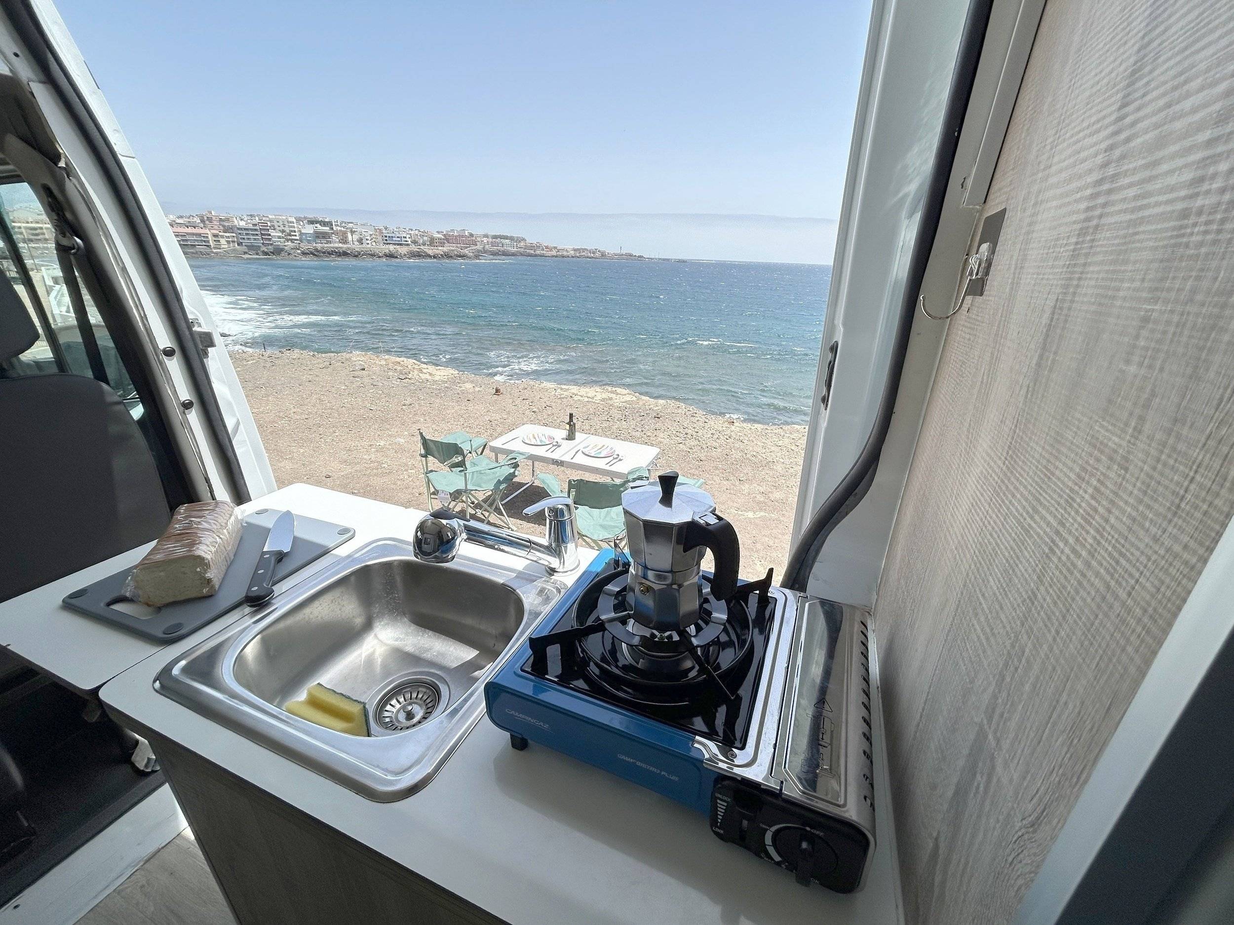 Dining Area Renault - Yescapa