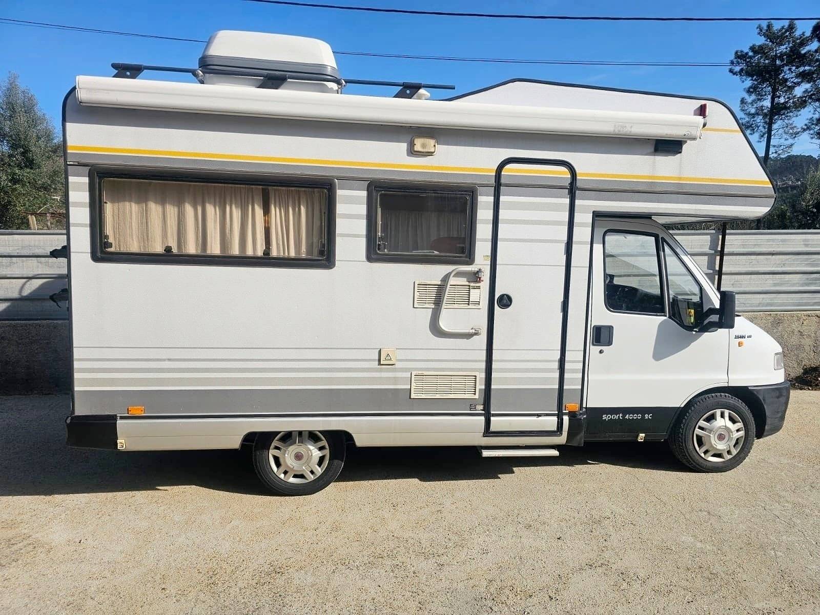 schräge Vorderansicht Fiat Ducato - Yescapa