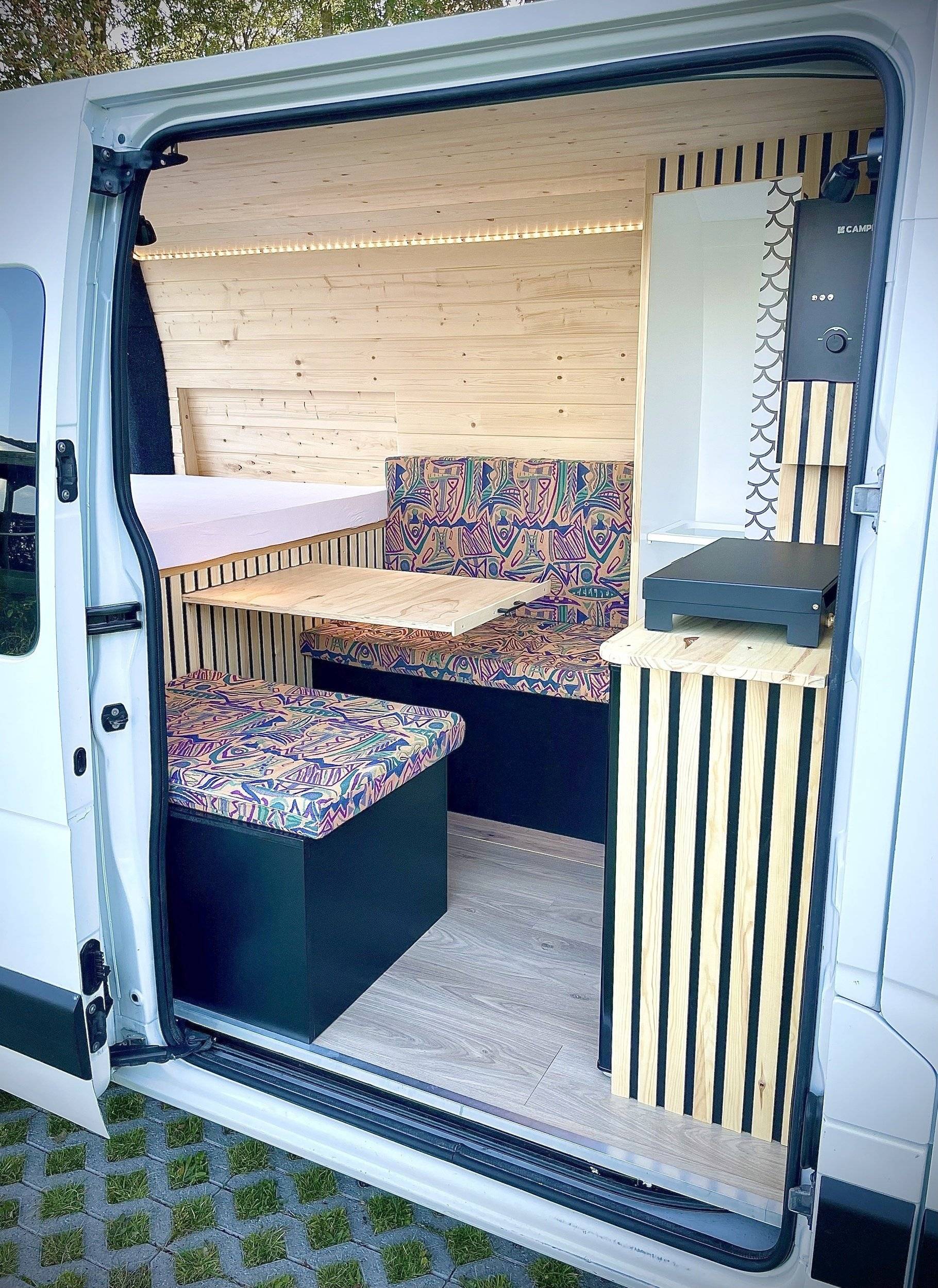 Área de jantar Renault Renault master - Yescapa