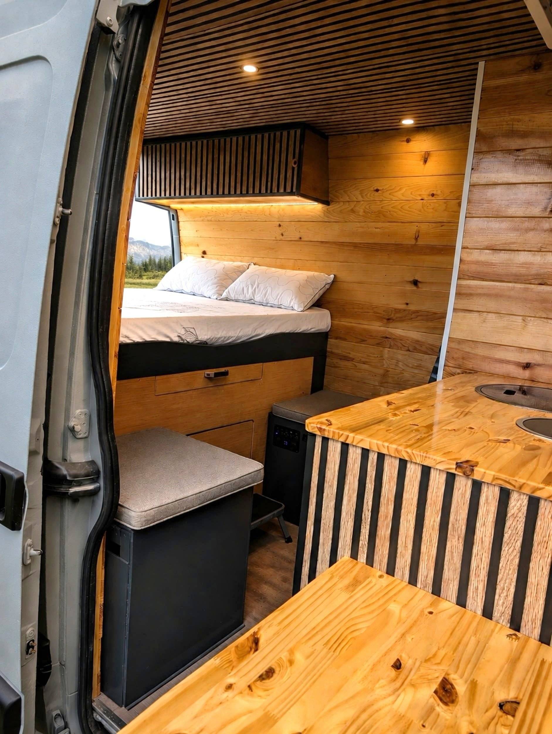 Coin repas Renault MASTER - Yescapa