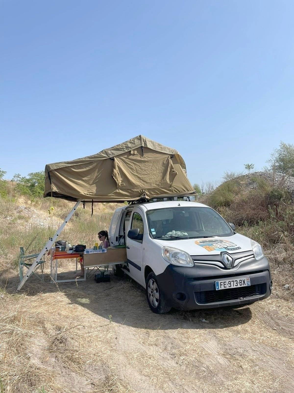 Vue avant de 3/4 Renault Renault Kangoo - Yescapa