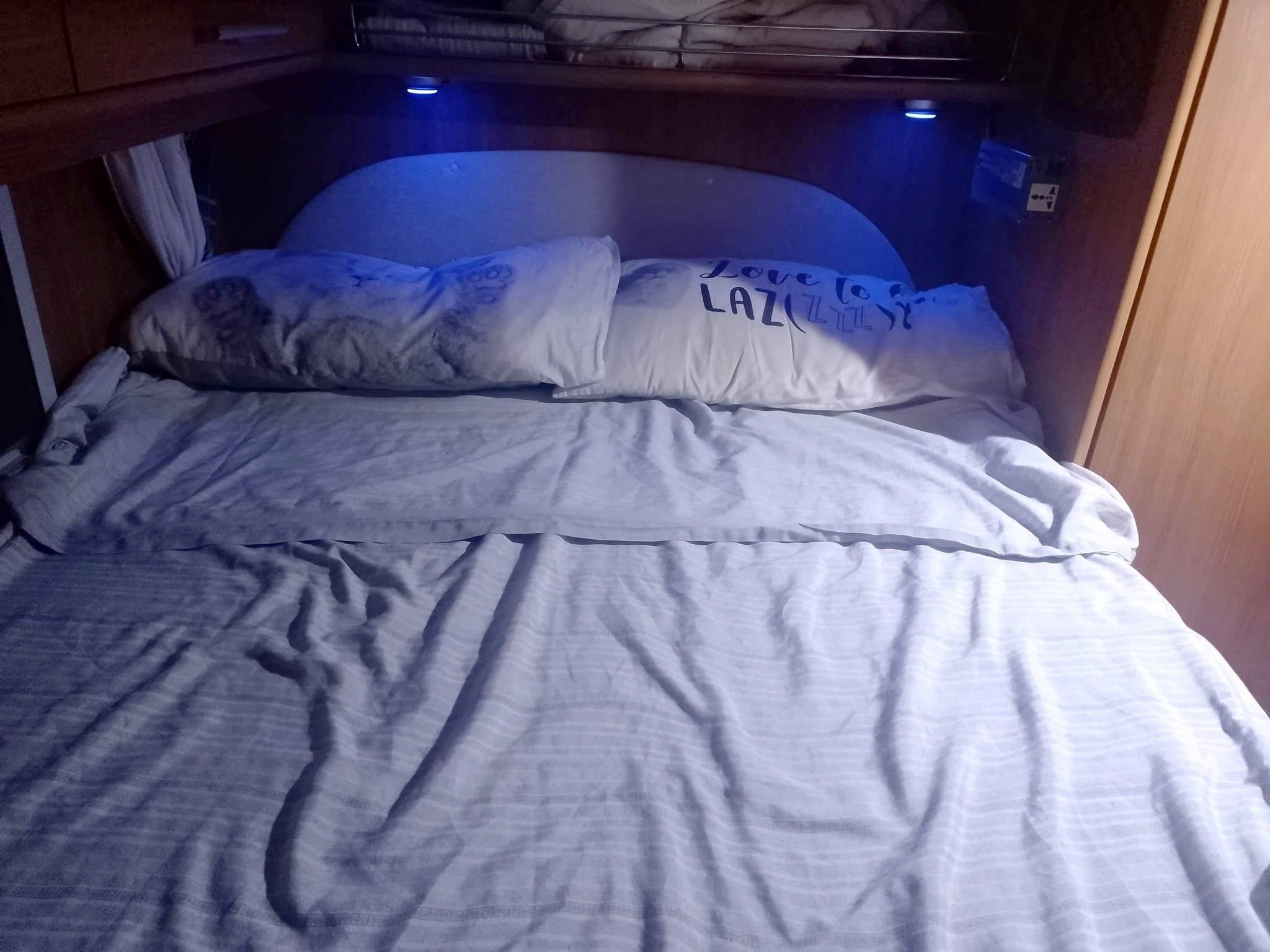 Couchages Fiat Ducato 2,2 l 100 ch - Yescapa