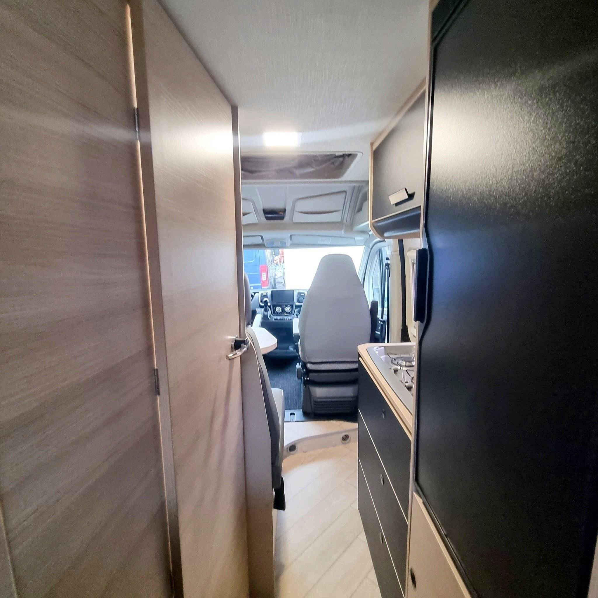 Challenger V217 SPORT EDITION