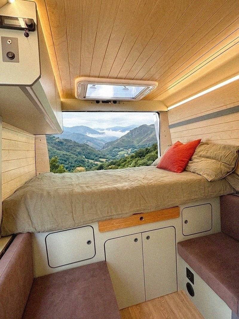 Berth Peugeot Boxer - Yescapa