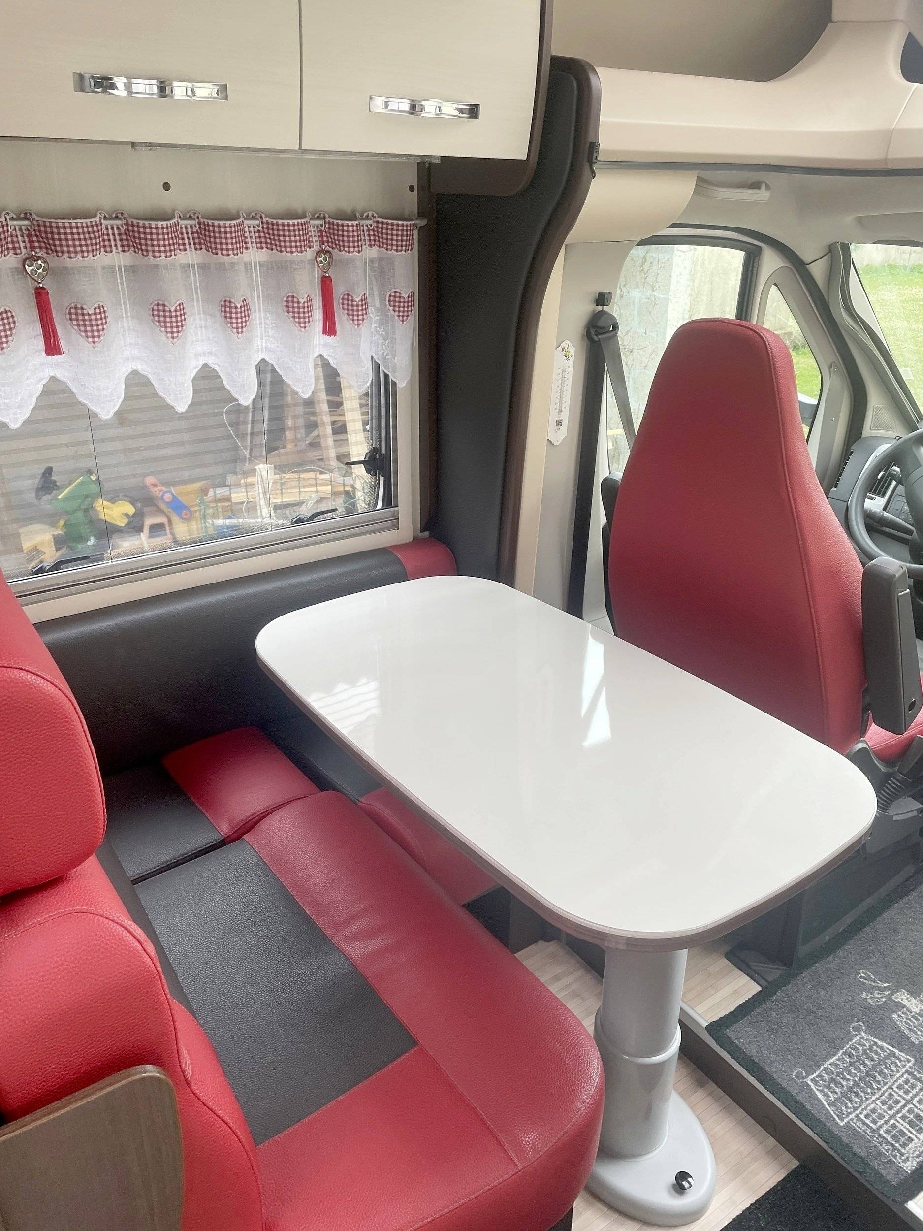 Dining Area Fiat Fiat - Yescapa