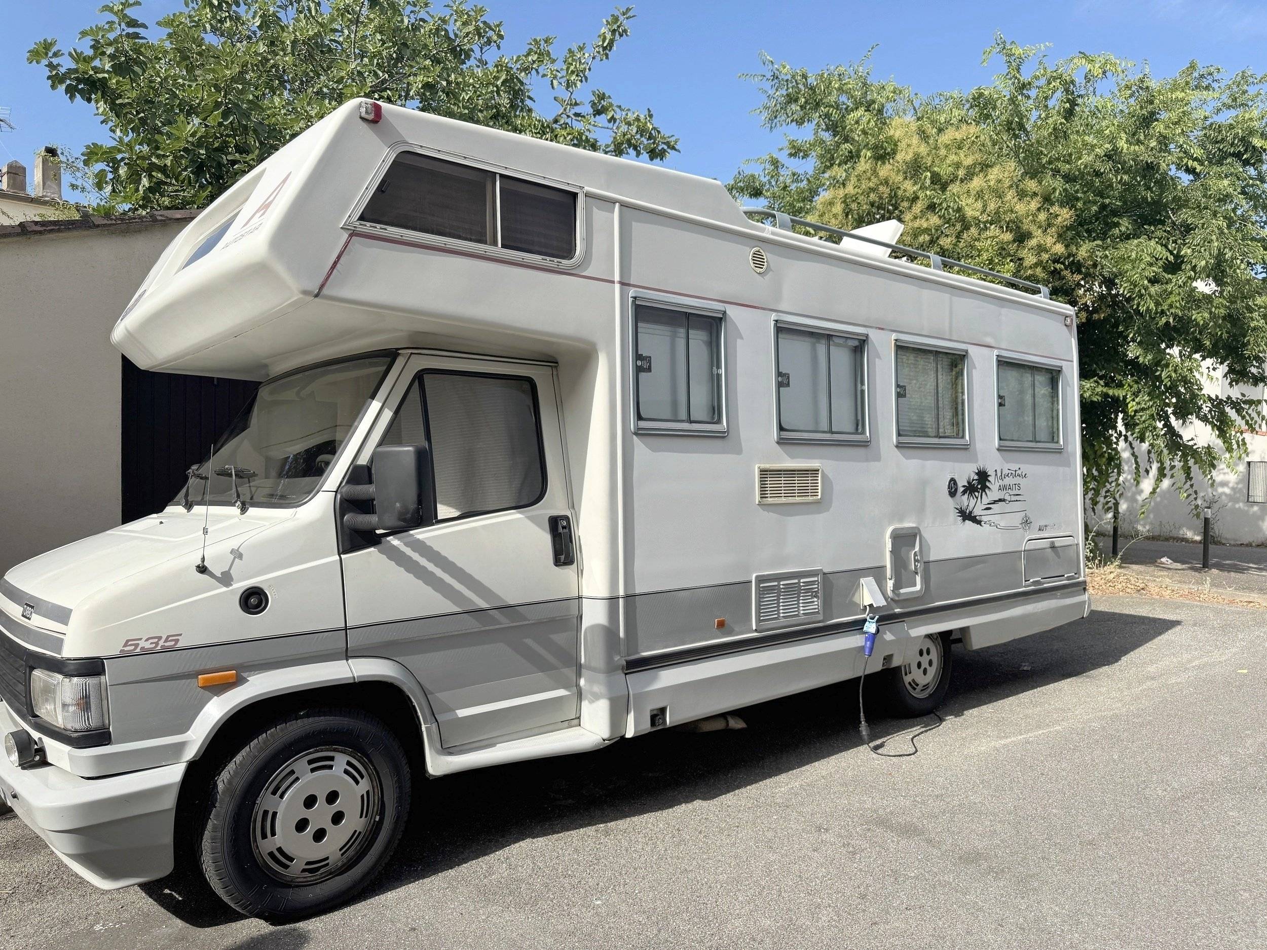 schräge Vorderansicht Citroën - Yescapa