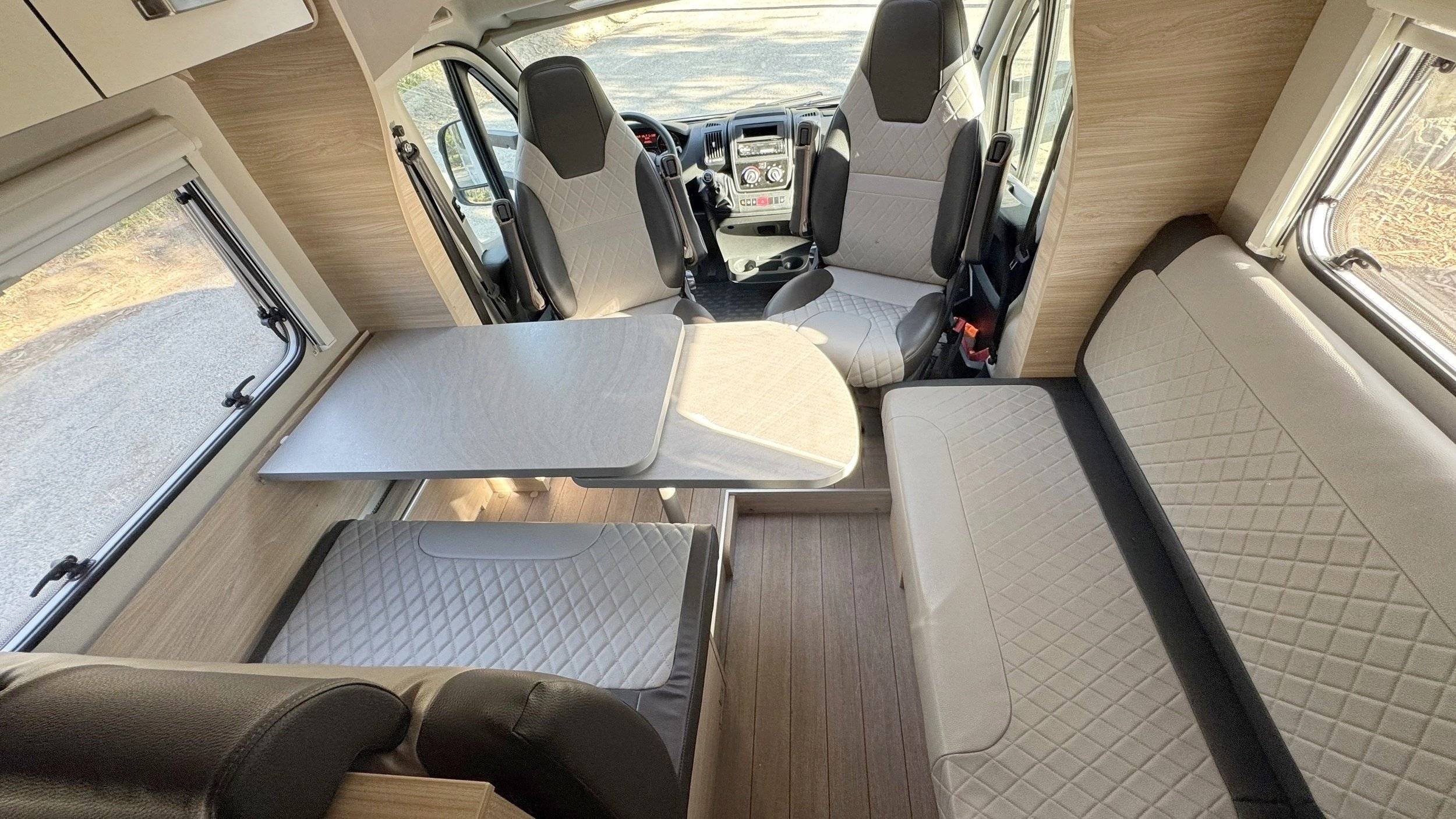 Área de jantar Fiat Fiat ducato - Yescapa