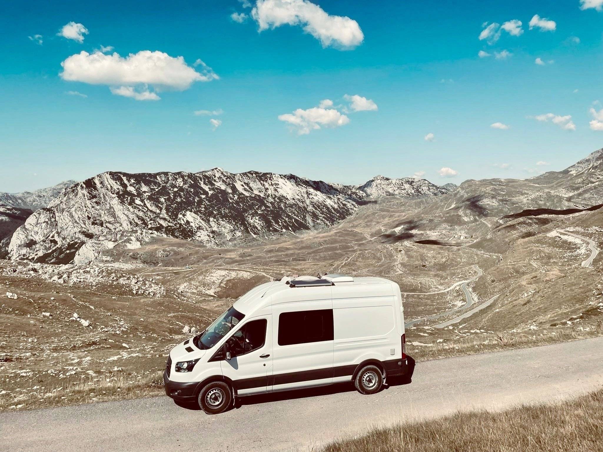 Vista del vehicle angle davanter Ford - Yescapa