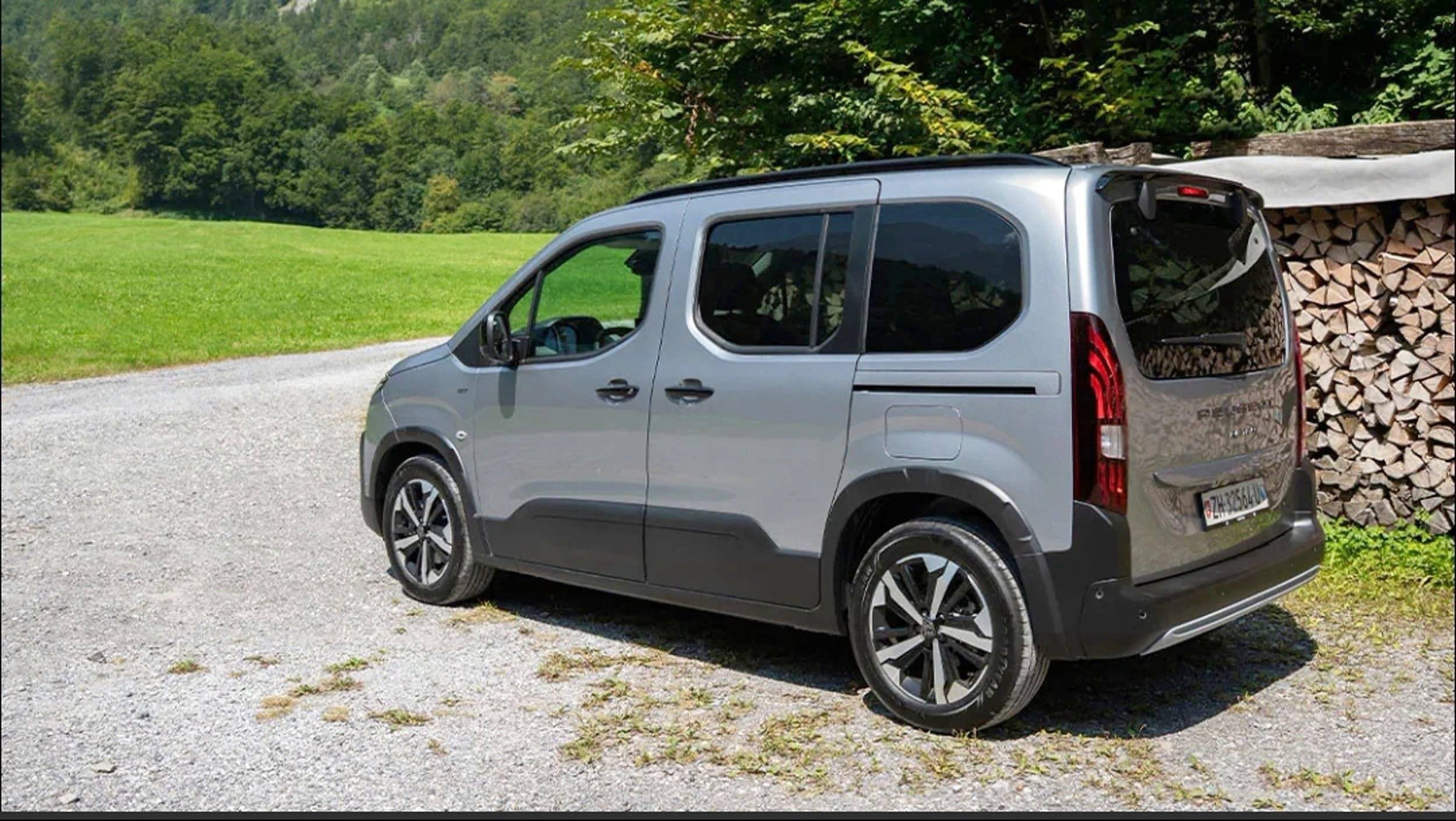 Ansicht von hinten Peugeot Peugeot Rifer - Yescapa