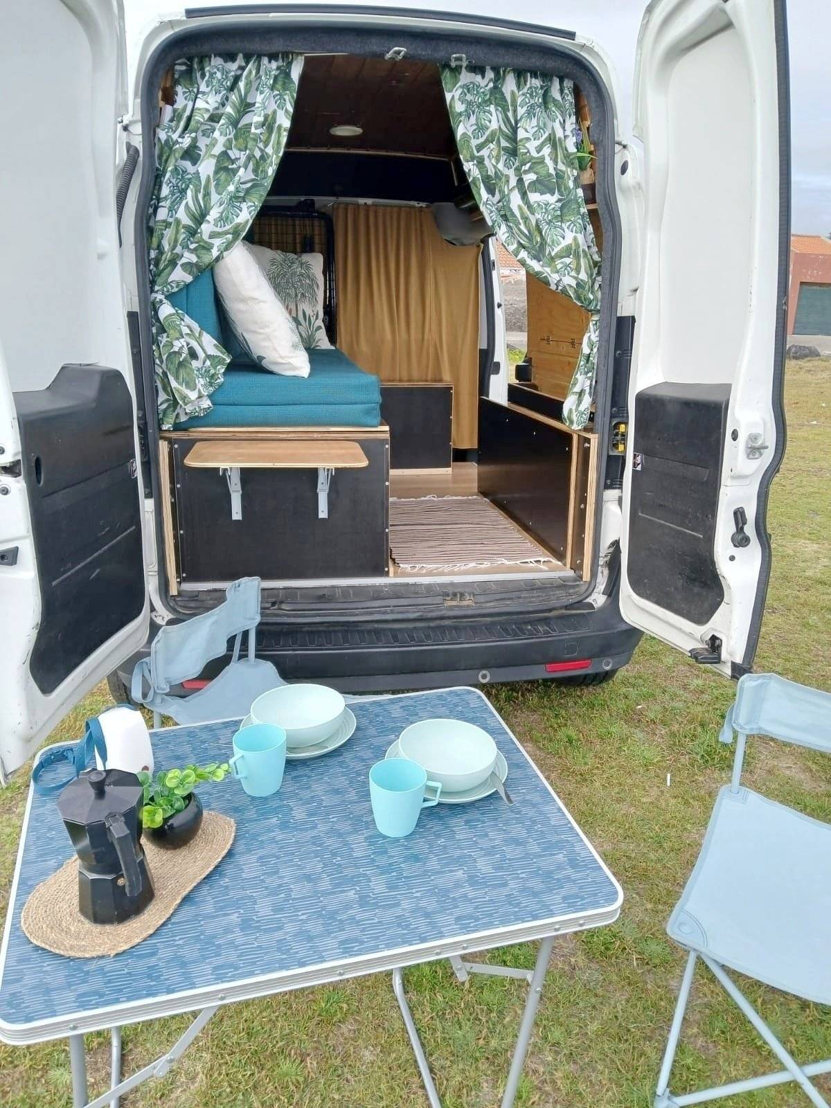 Comedor Fiat Doblo Cargo maxi 1,6l 105 ch - Yescapa