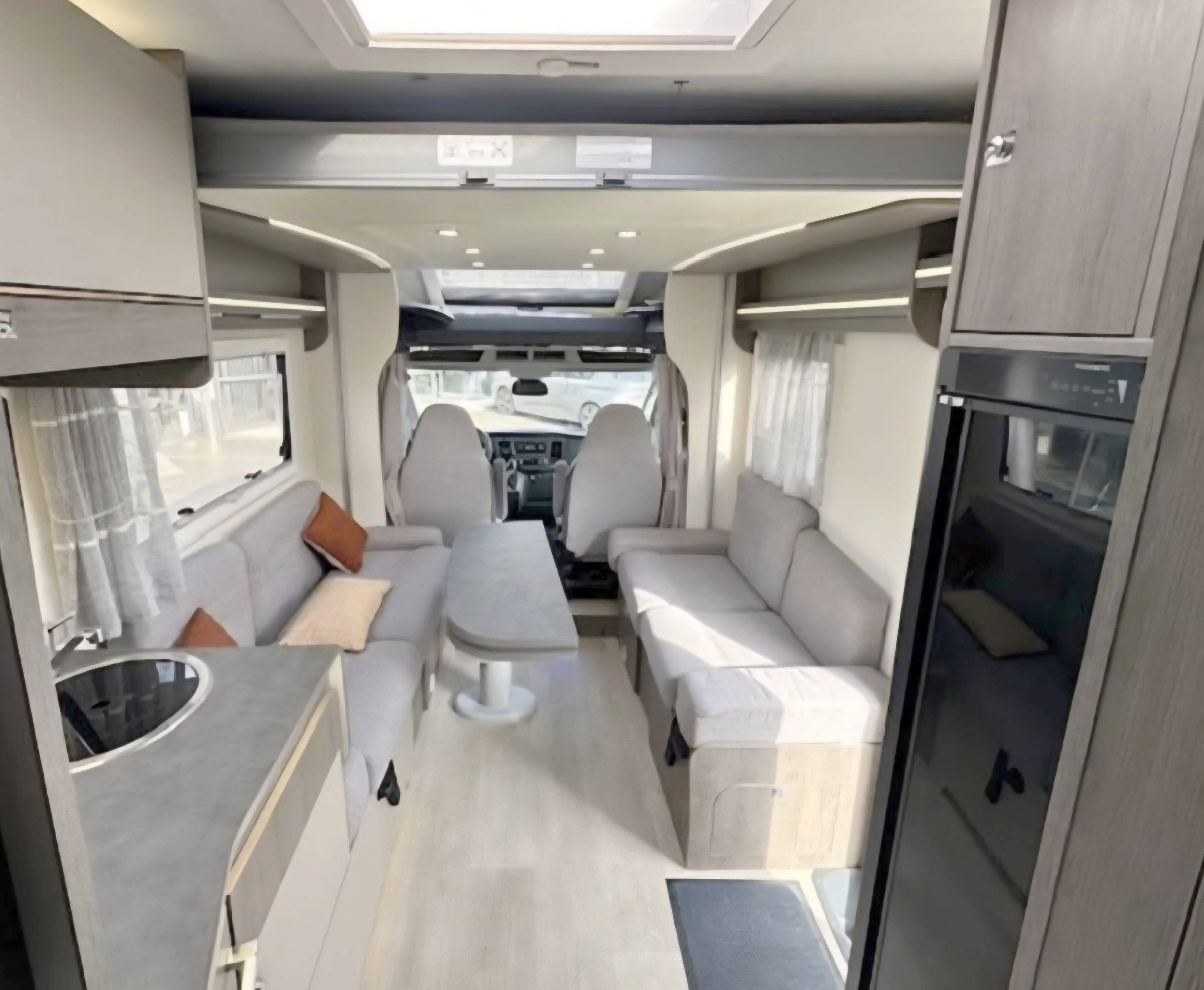 Comedor Ford Transit 2,0 l 170 ch - Yescapa