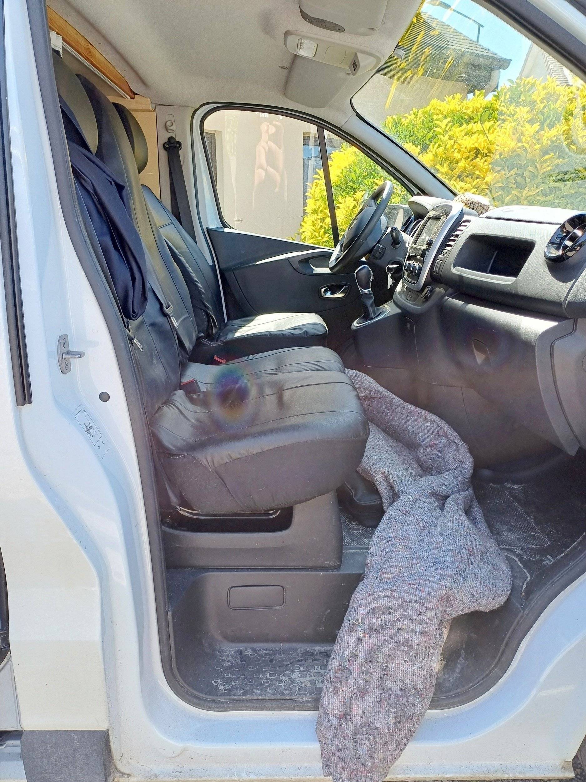 Renault RENAULT TRAFIC III 2,0 L 145 cv