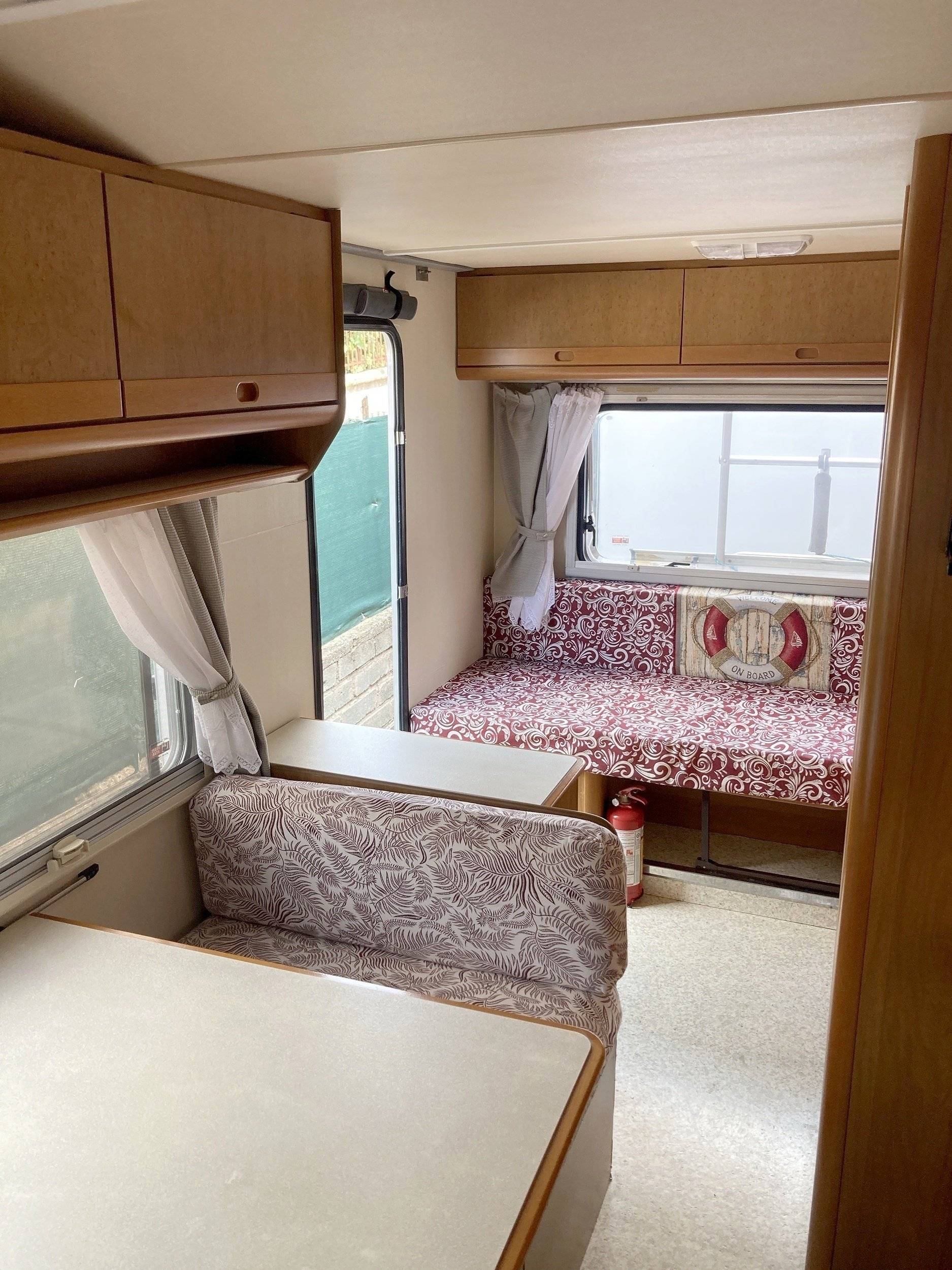 Kitchenette Ford transit 2,5 D - Yescapa