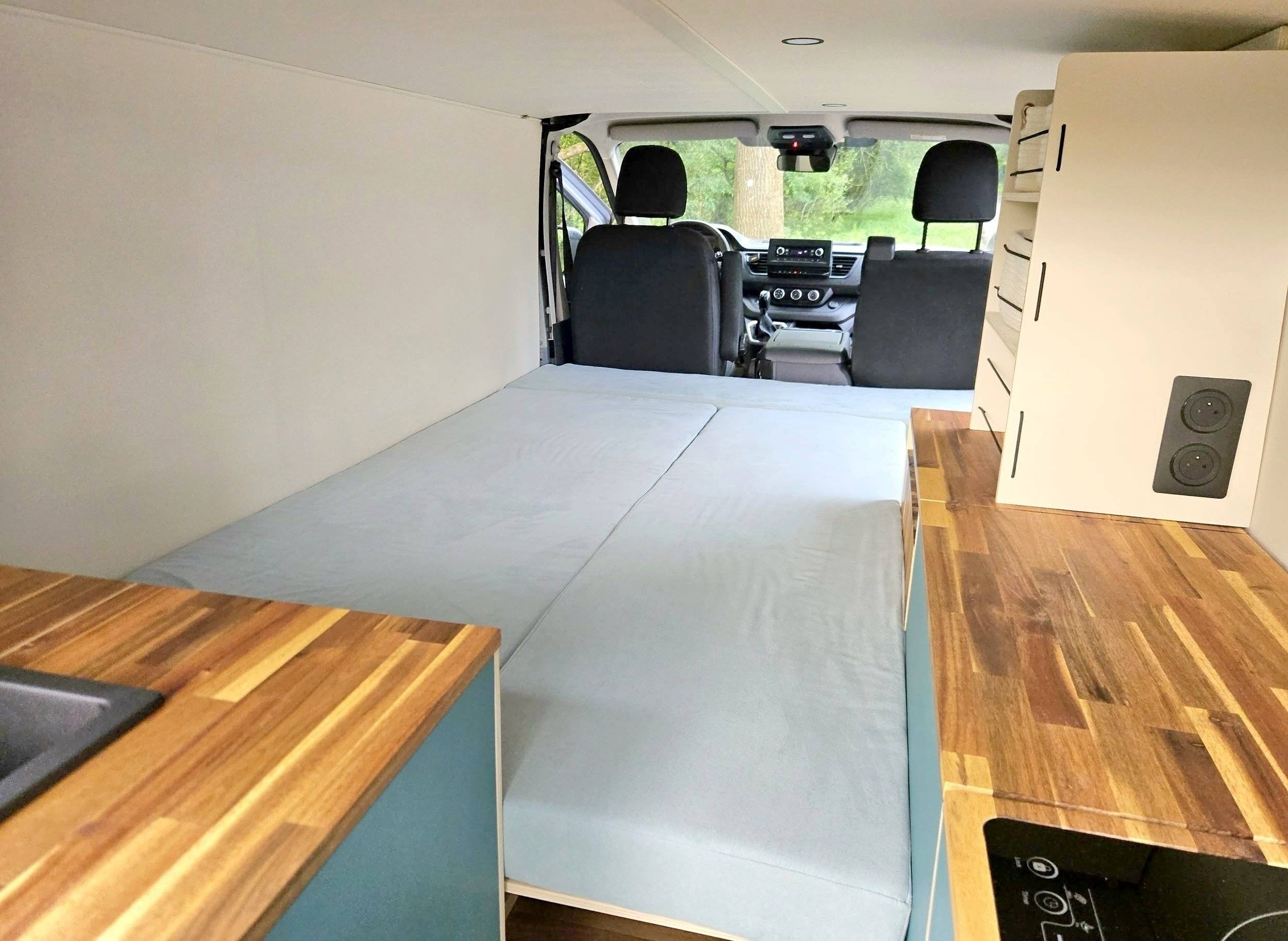 Couchages Renault Renault Trafic 150cv Boite auto - Yescapa