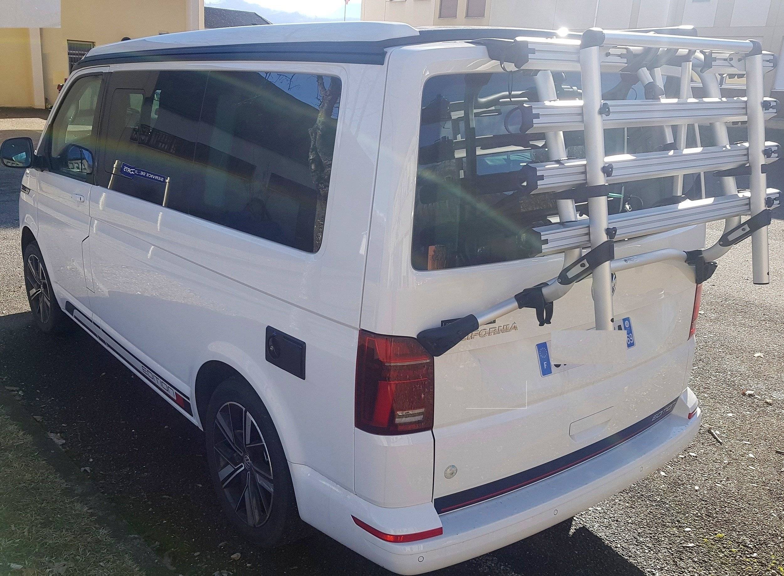 Vista de trás Volkswagen california - Yescapa