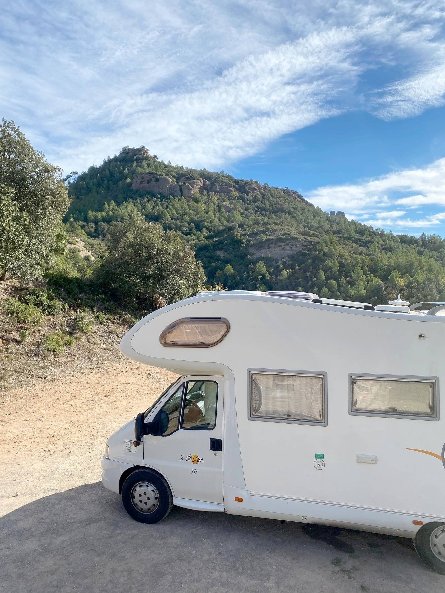 Front view from 3/4 Fiat Fiat Ducato 150 CV - Yescapa