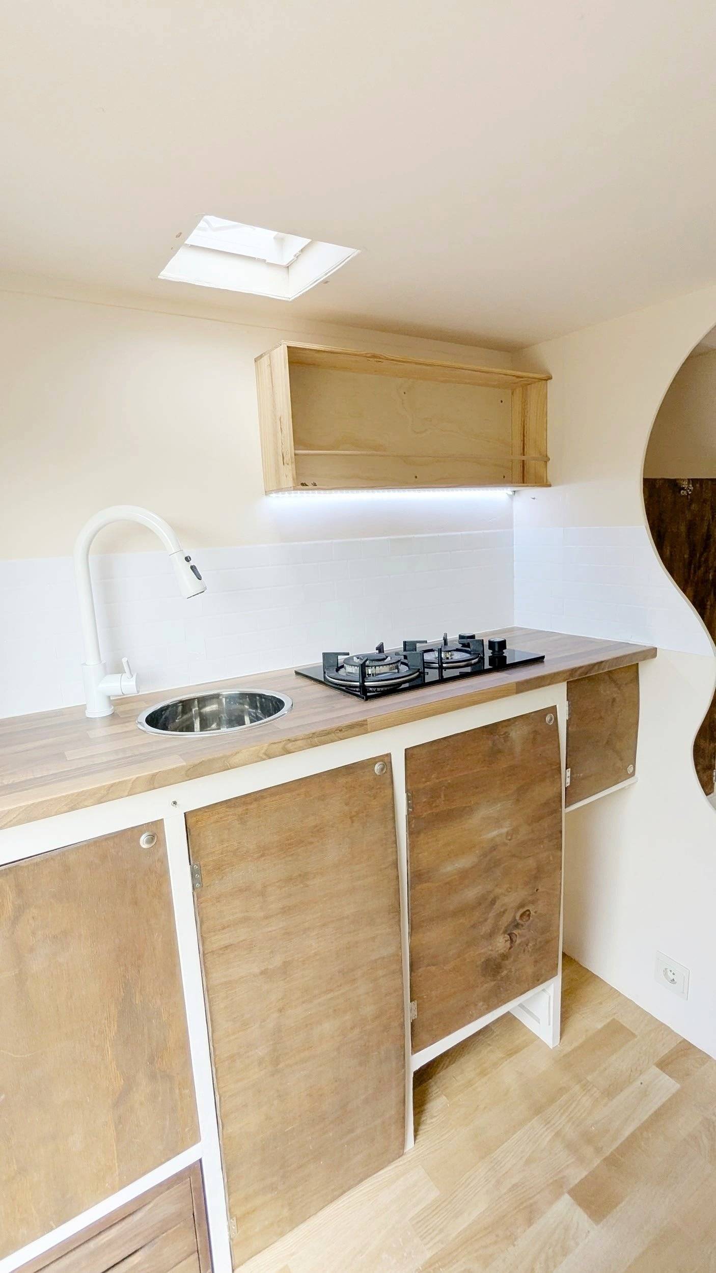 Kitchen Ford Transit 2,4 l TDCi 115 ch. - Yescapa