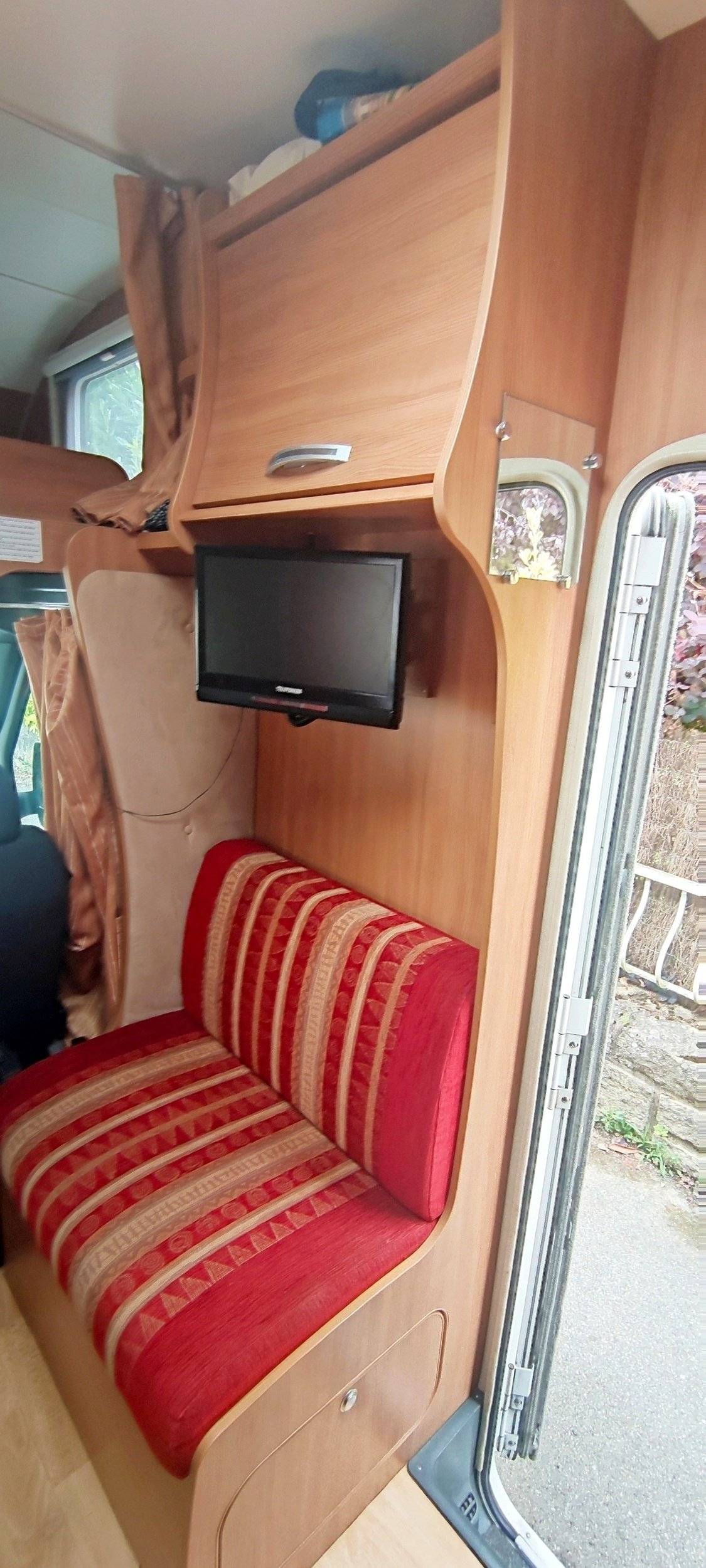 Challenger CHALLENGER GENESIS 43