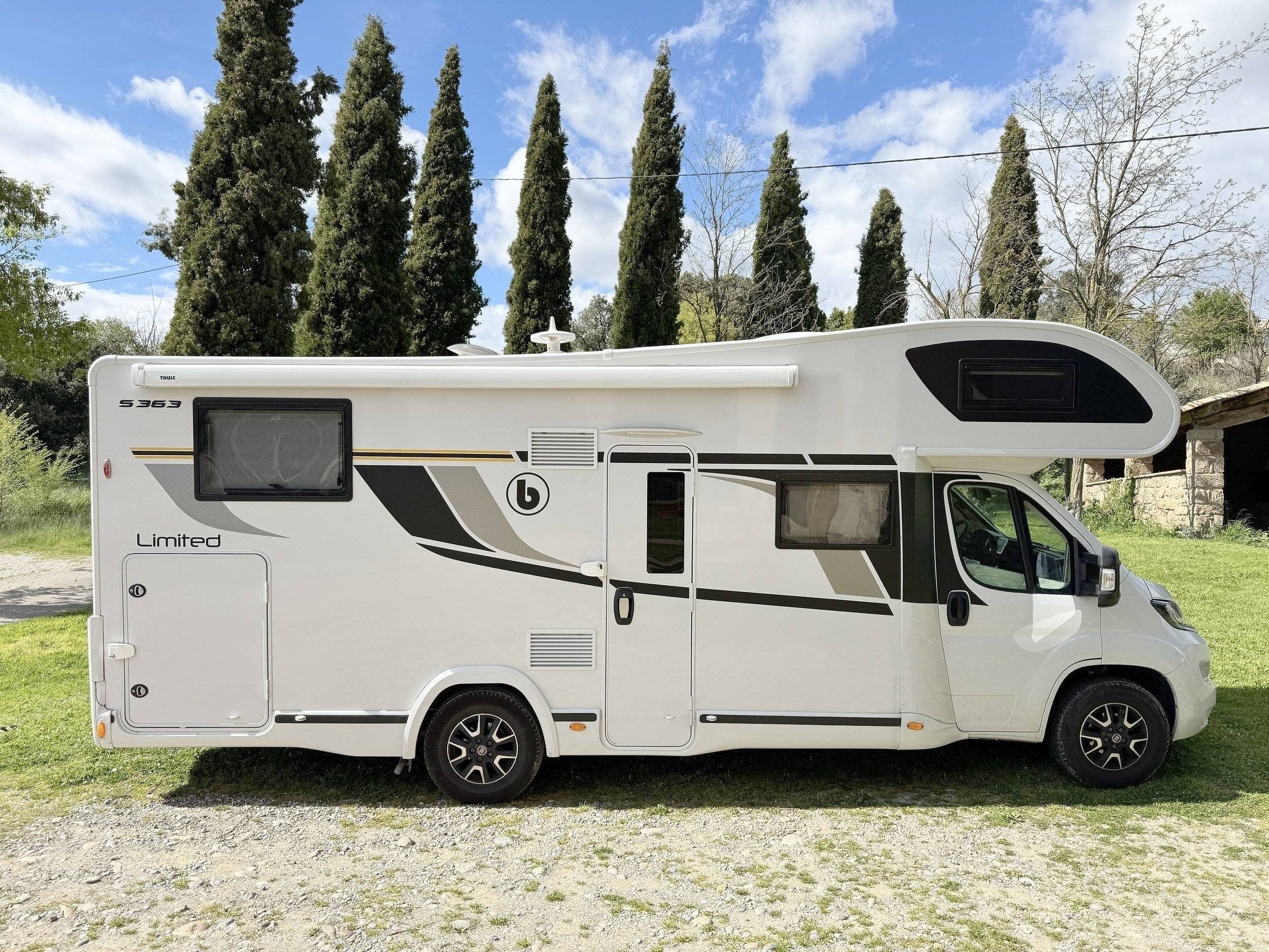 Voorkant 3/4 Fiat Fiat Multijet 2   2,3 L   150 CV - Yescapa