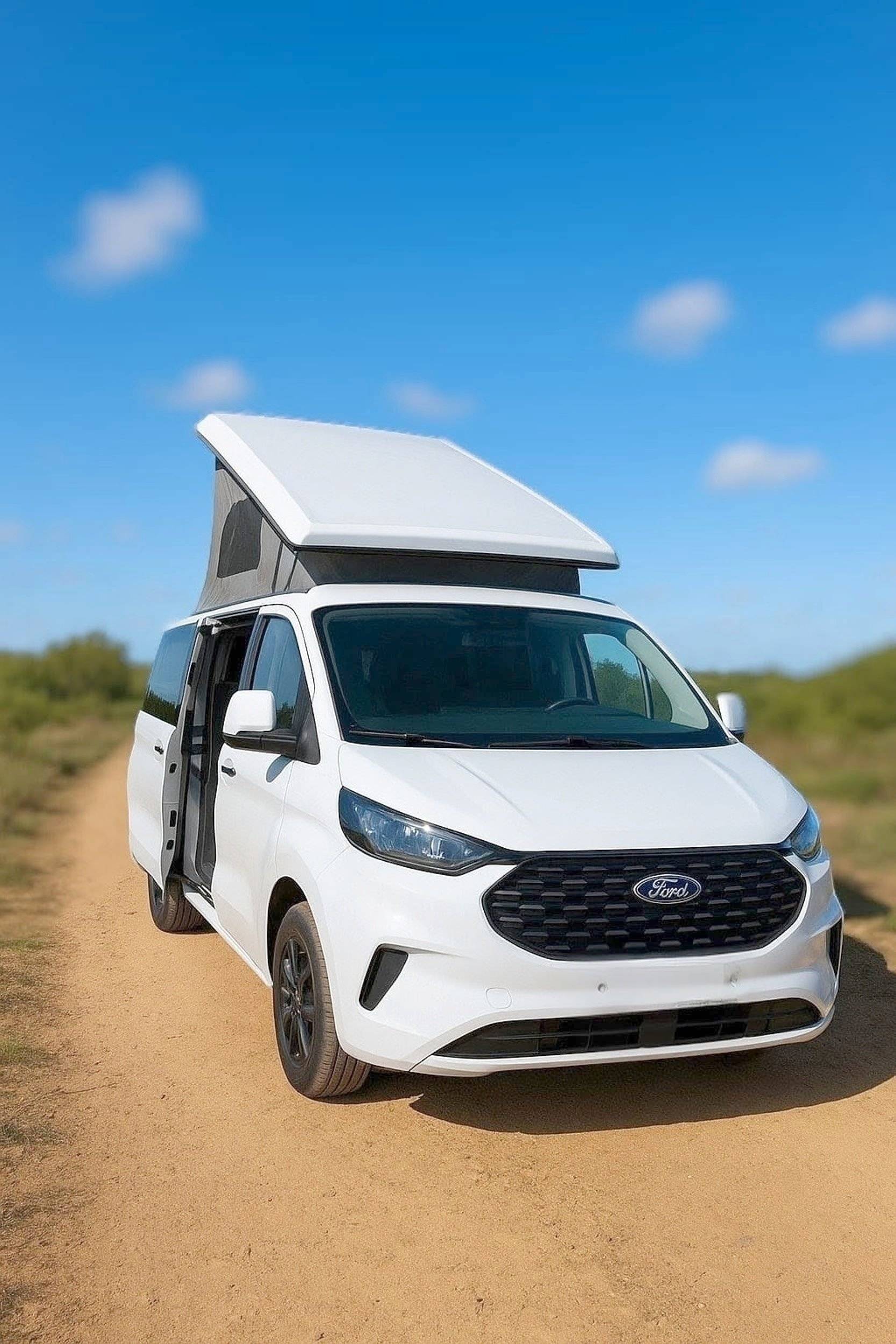 schräge Vorderansicht Ford Custom 170 ch - Yescapa