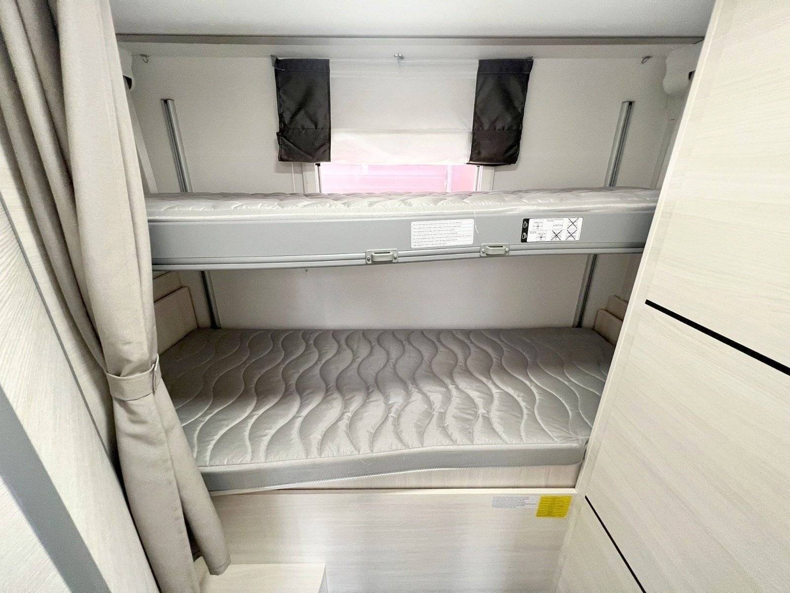 Challenger 380 GRAPHITE