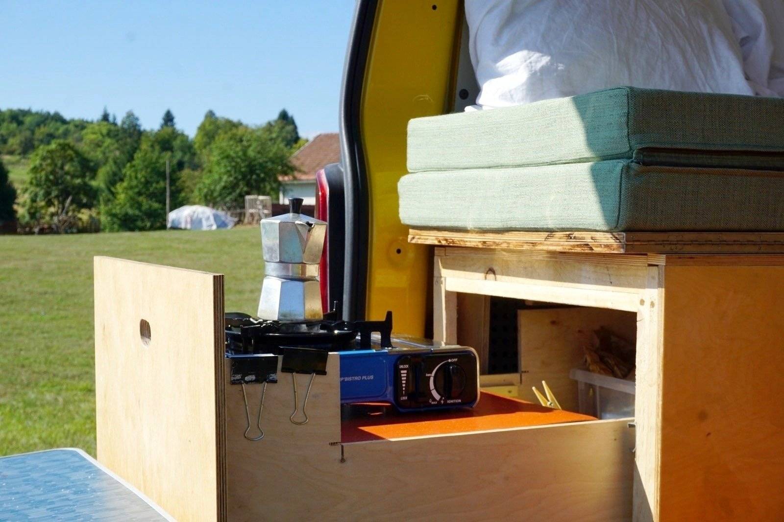 Kitchen Volkswagen T5 2 l 84 ch - Yescapa