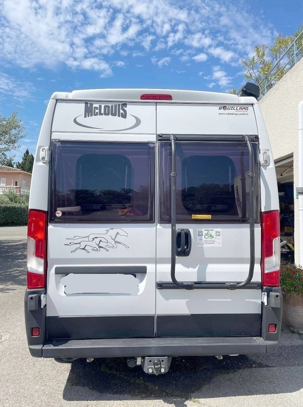 Mclouis Van 3 Menfys