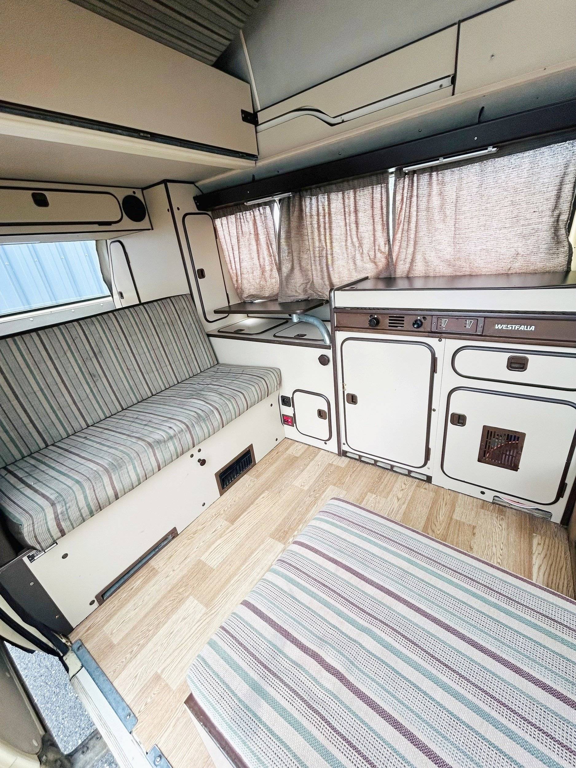 Coin repas Volkswagen VW Combi T3 - Yescapa