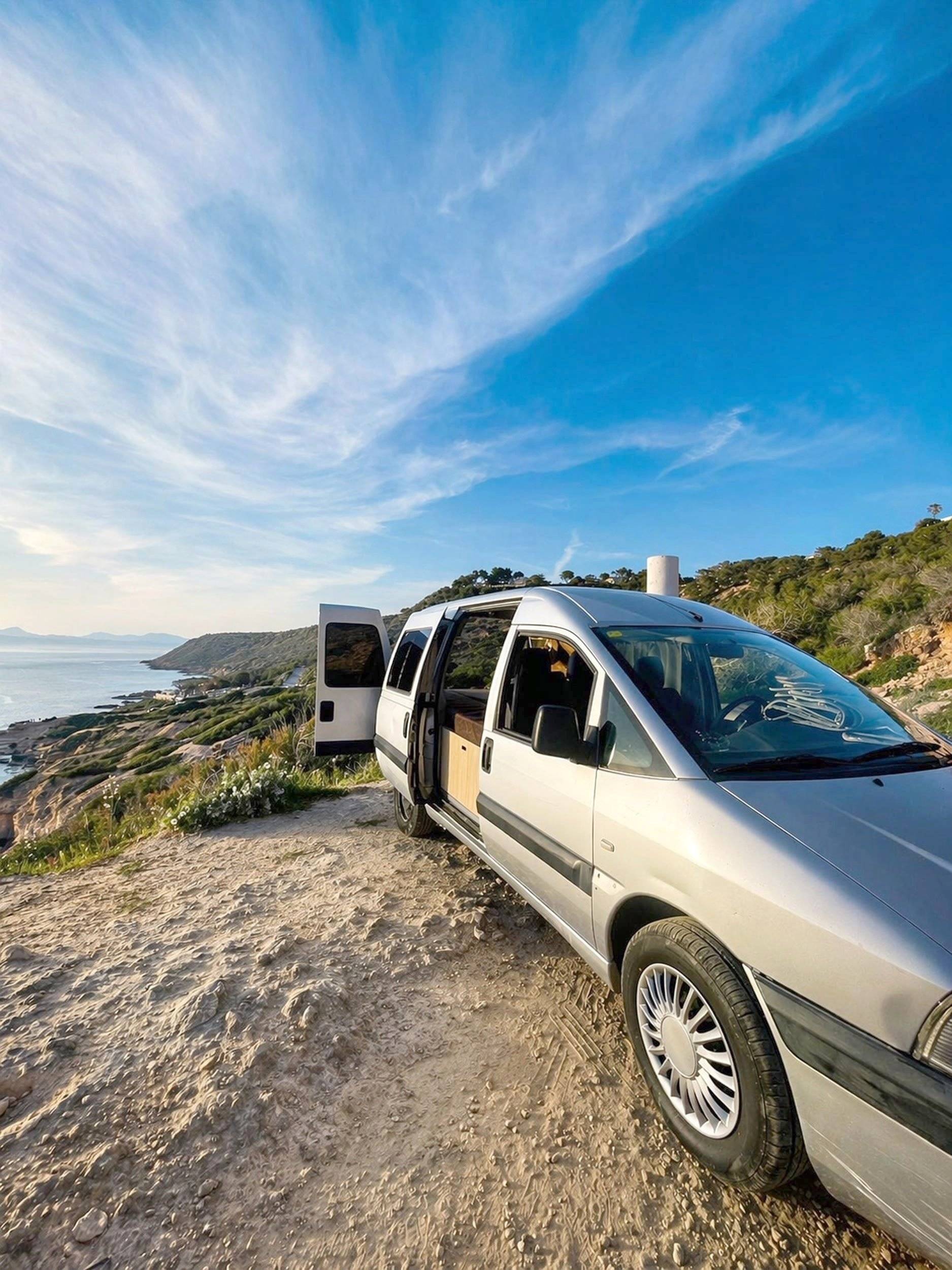 Vista de 3/4 Peugeot Peugeot - Yescapa