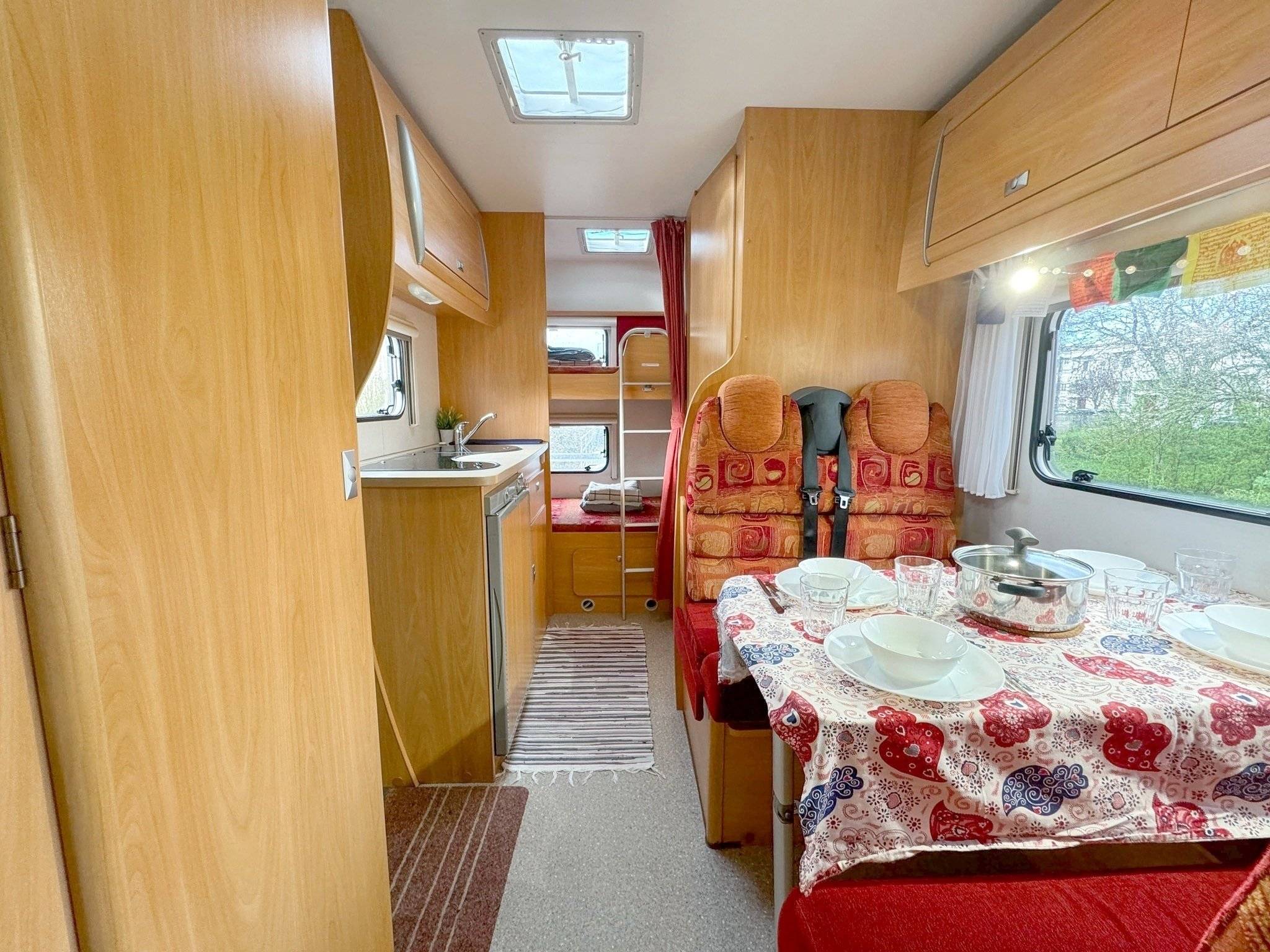 Comedor Ford Transit 2,4 l 140 ch - Yescapa