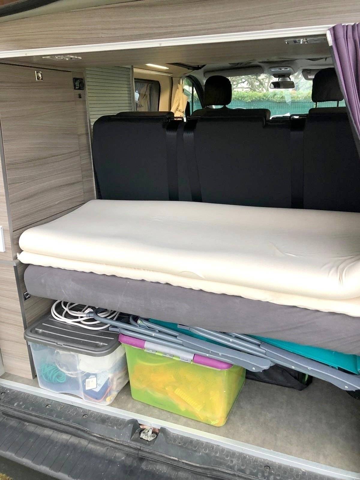 Berth Renault Trafic - Yescapa