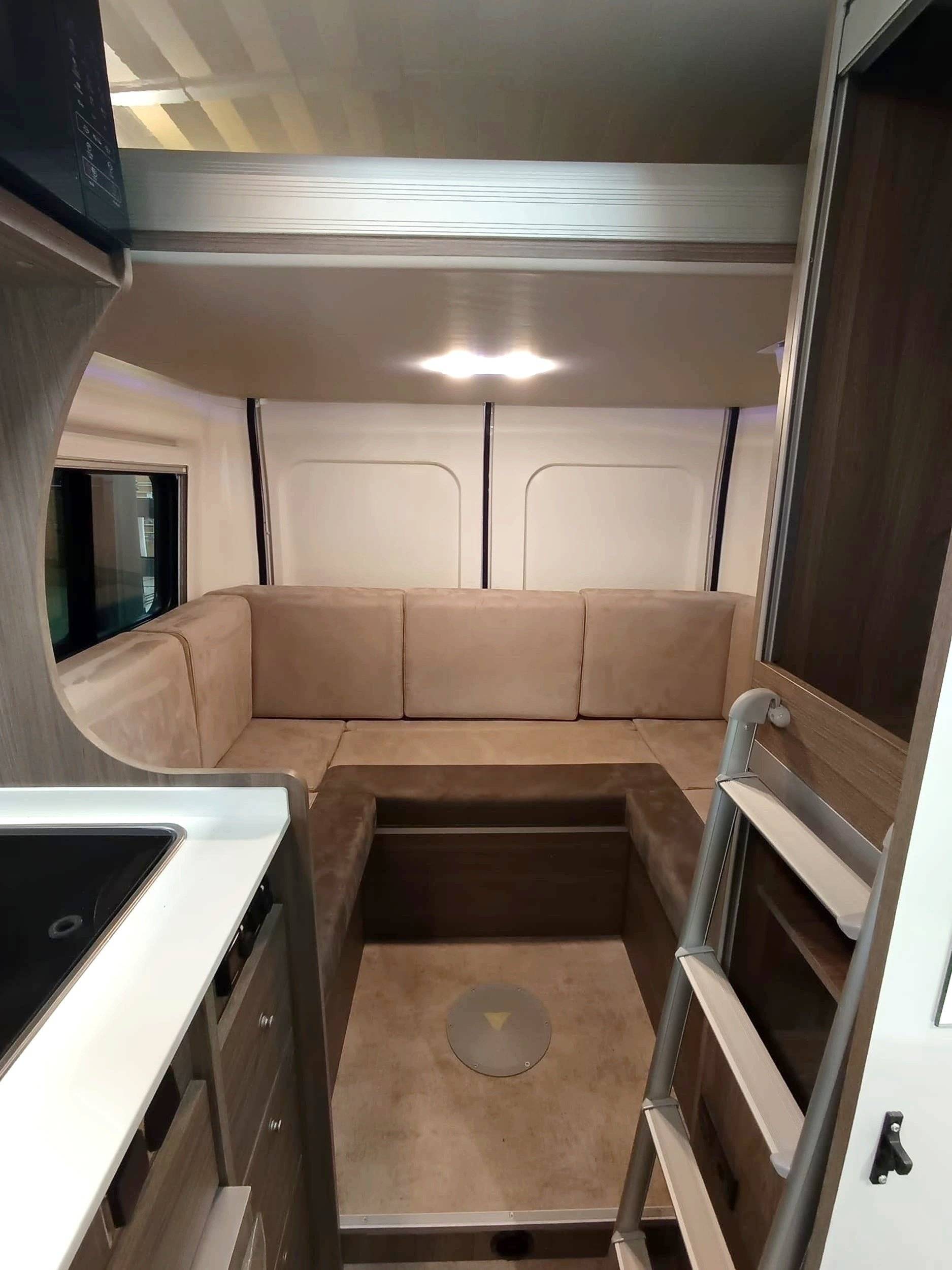 Menjador Fiat Ducato 2,3 130 ch - Yescapa