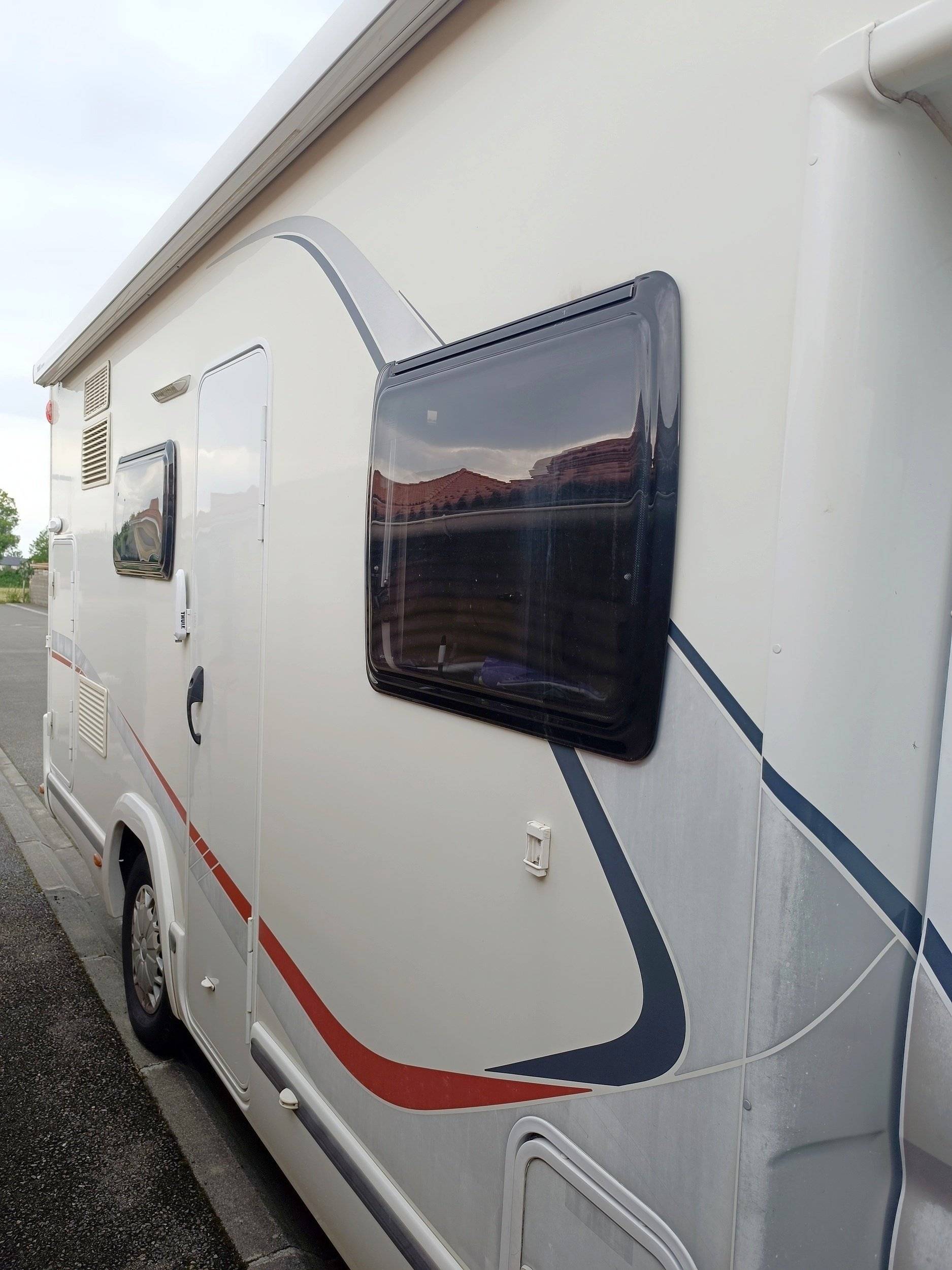 Challenger ford transit