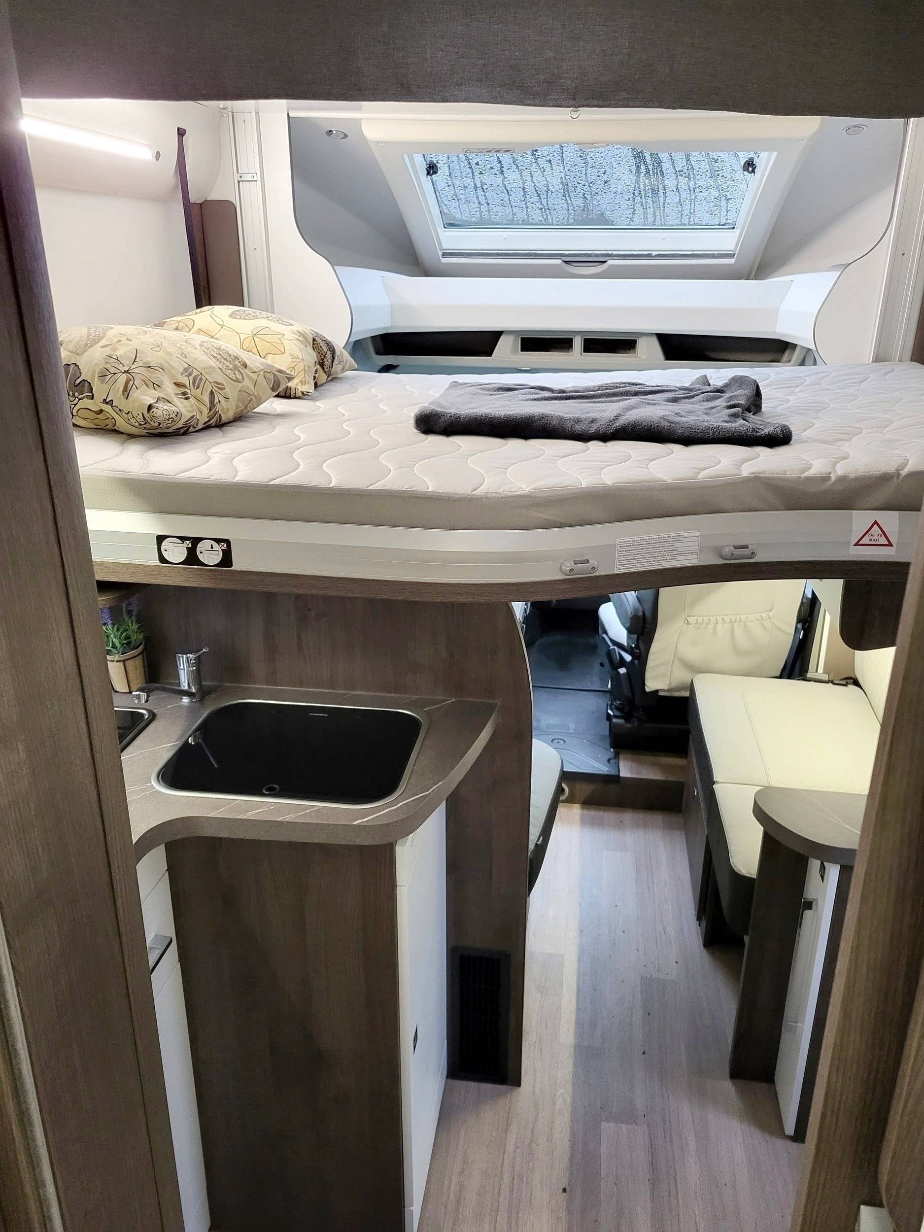 Benimar Cocoon 463 automaat