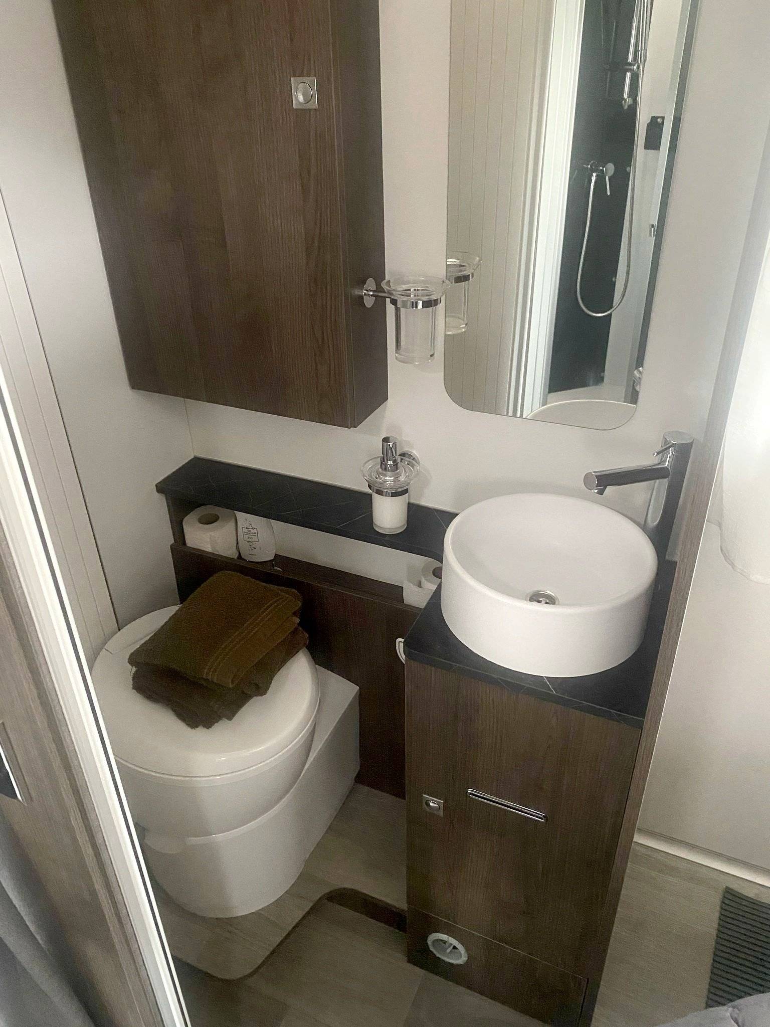 Benimar Tessoro 495UP