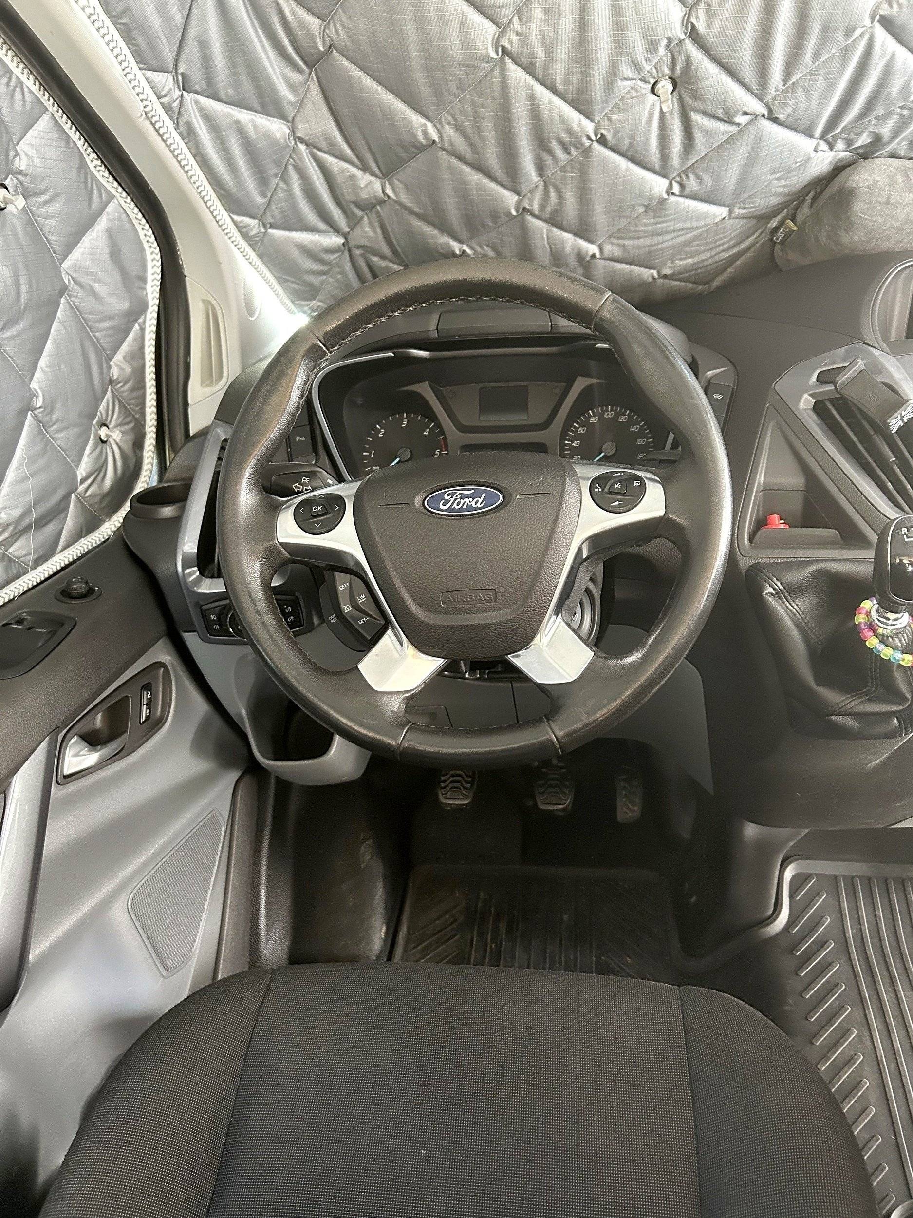 Cabina de condução Ford Transit 2,0 l 130 ch - Yescapa
