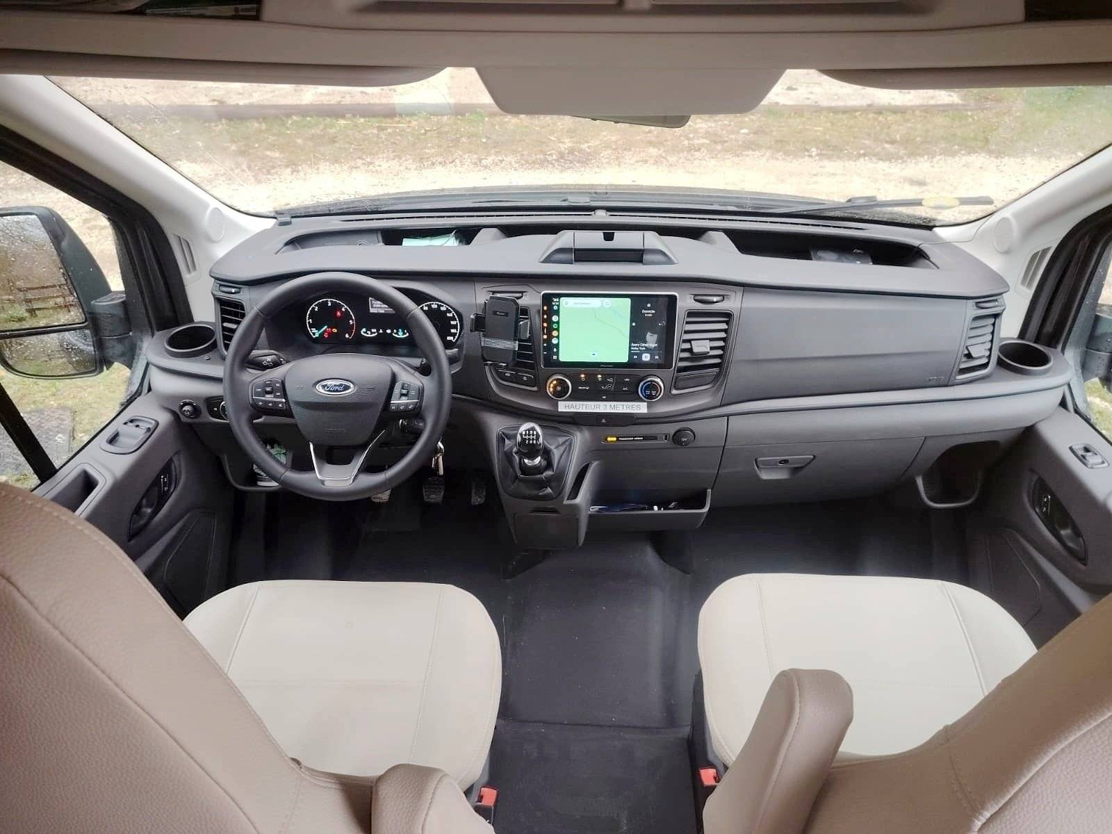 Poste de conduite Ford Transit custom - Yescapa