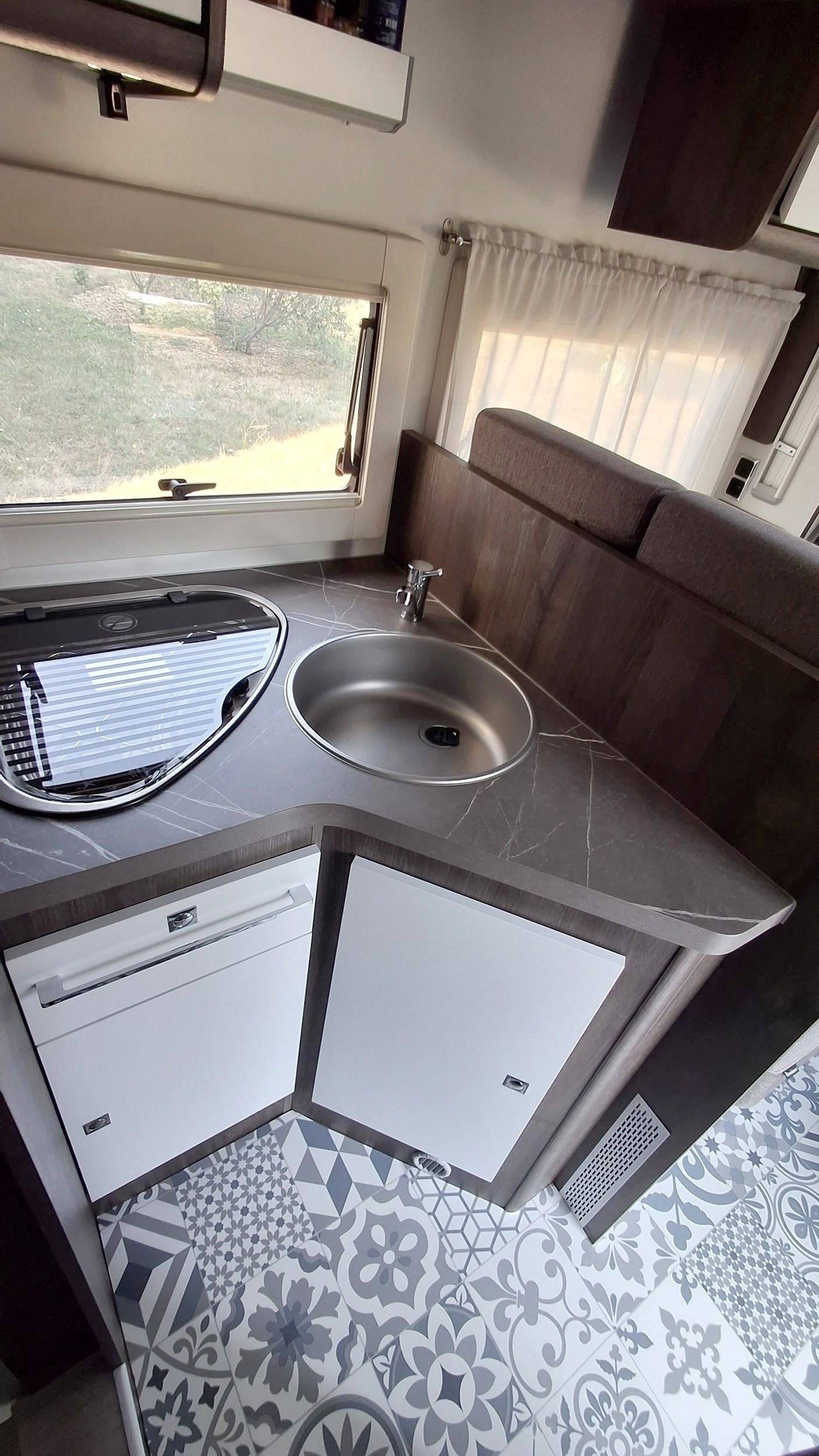 Benimar Tessoro 495UP