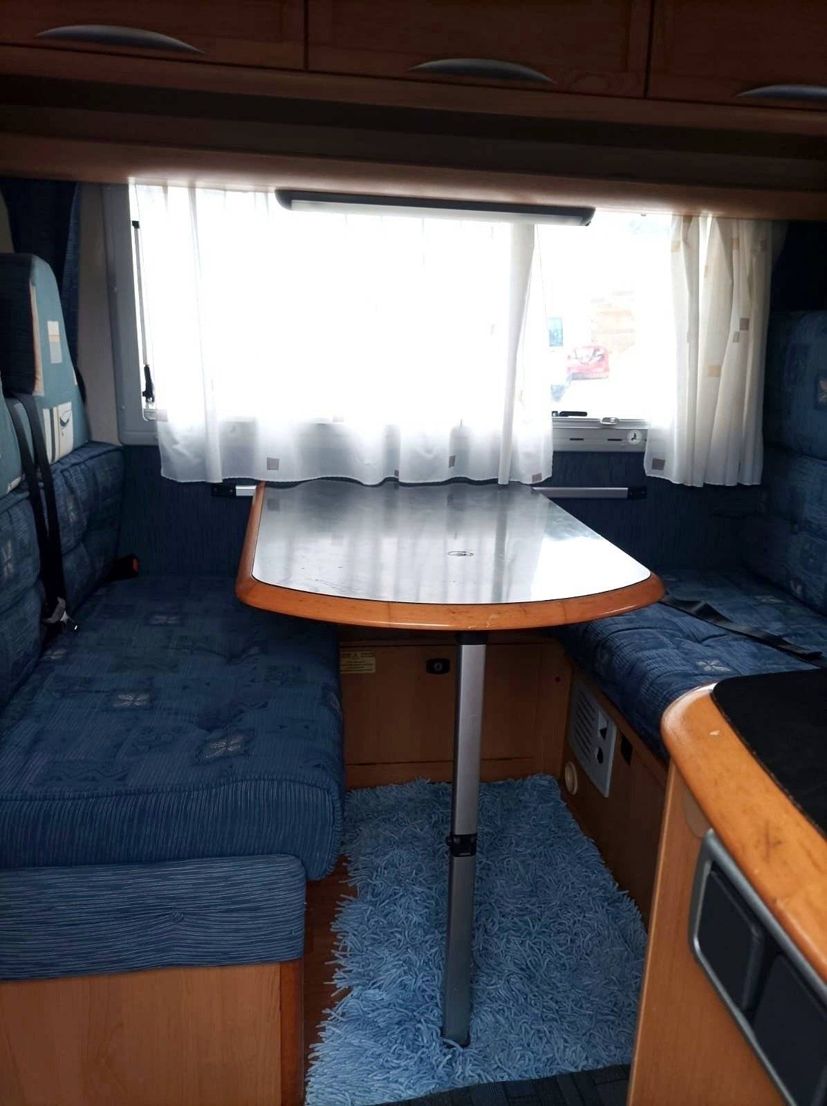 Dining Area Fiat FIAT Ducato 2,8 127 - Yescapa
