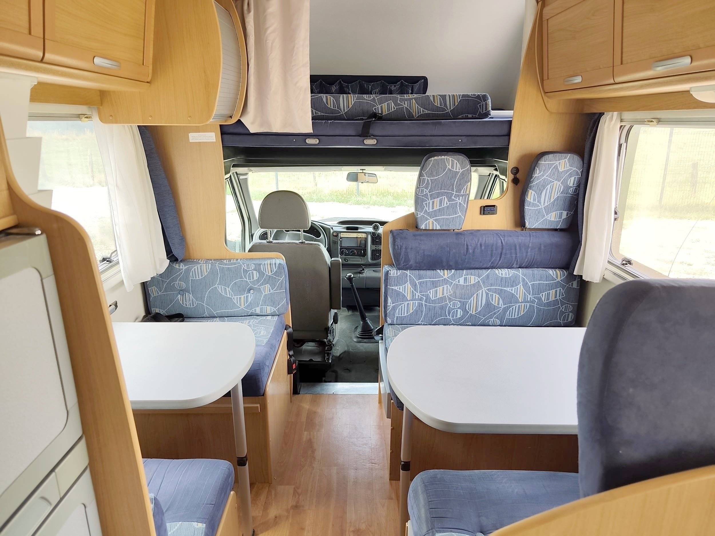 Comedor Ford Transit 2,4 l TDCi 140 ch. - Yescapa