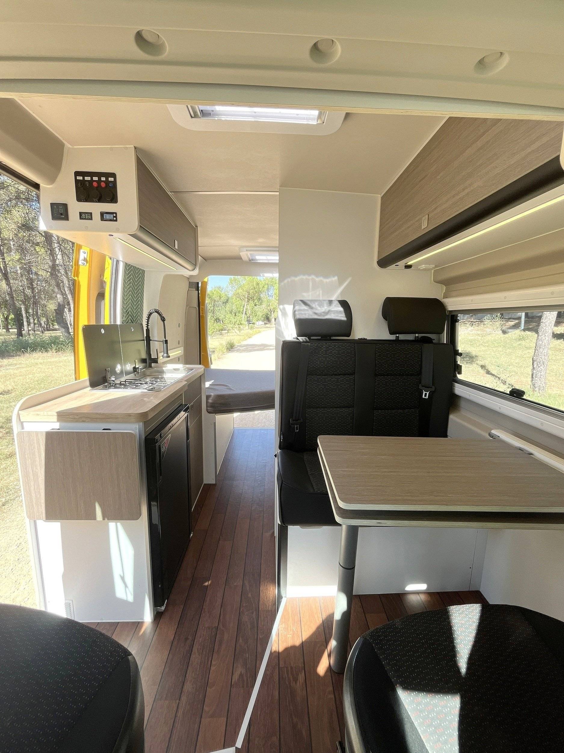 Dinette Peugeot Boxer - Yescapa