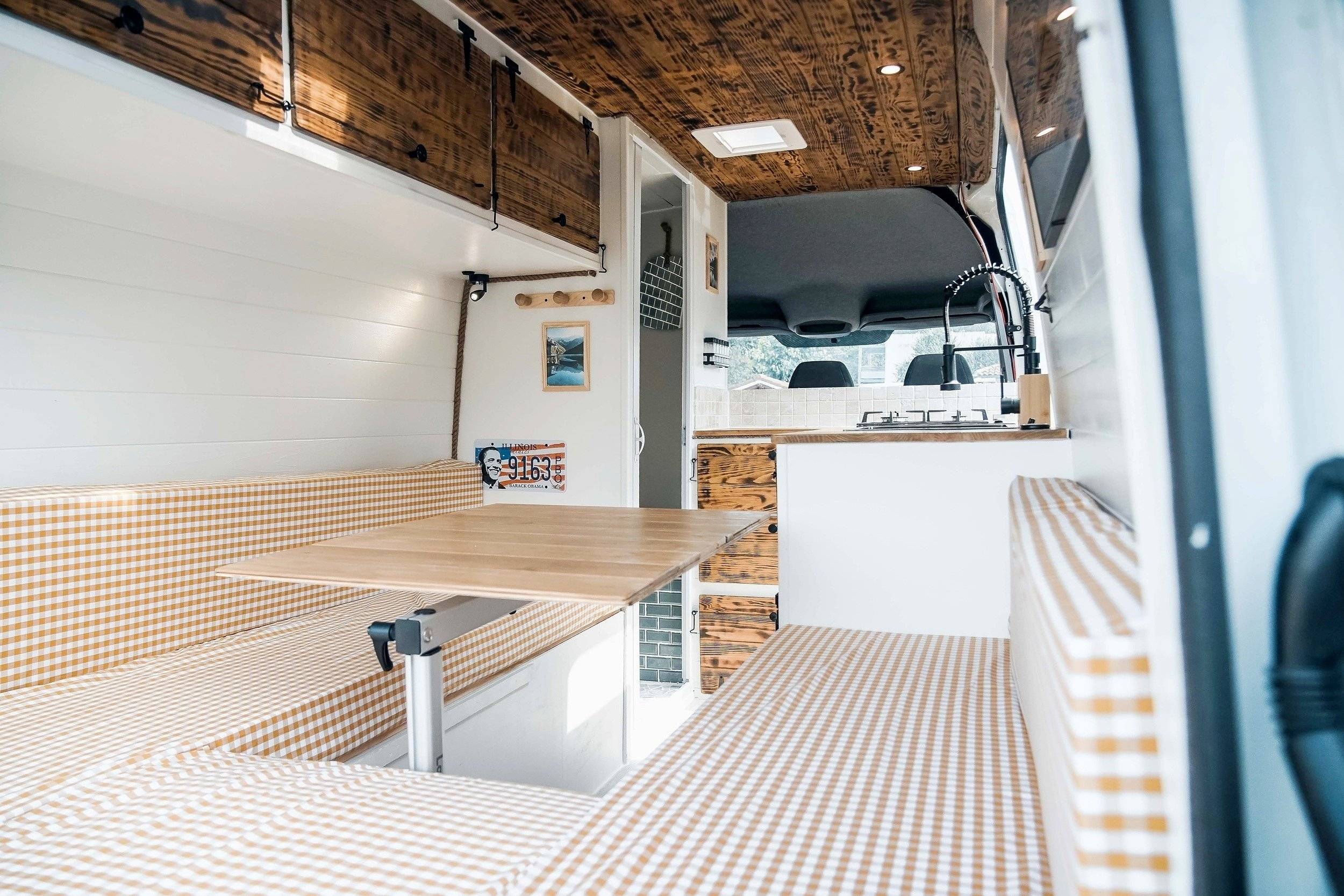 Dinette Mercedes Sprinter - Yescapa
