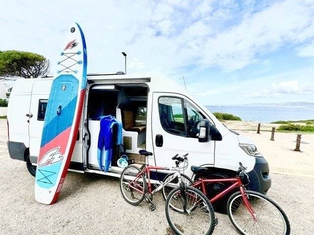 Front view from 3/4 Citroën Jumper - Yescapa