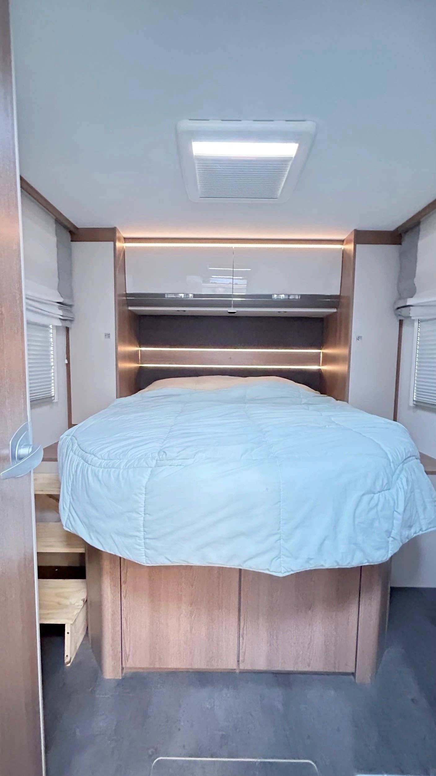 Berth Fiat Ducato 120 Multijet - Yescapa