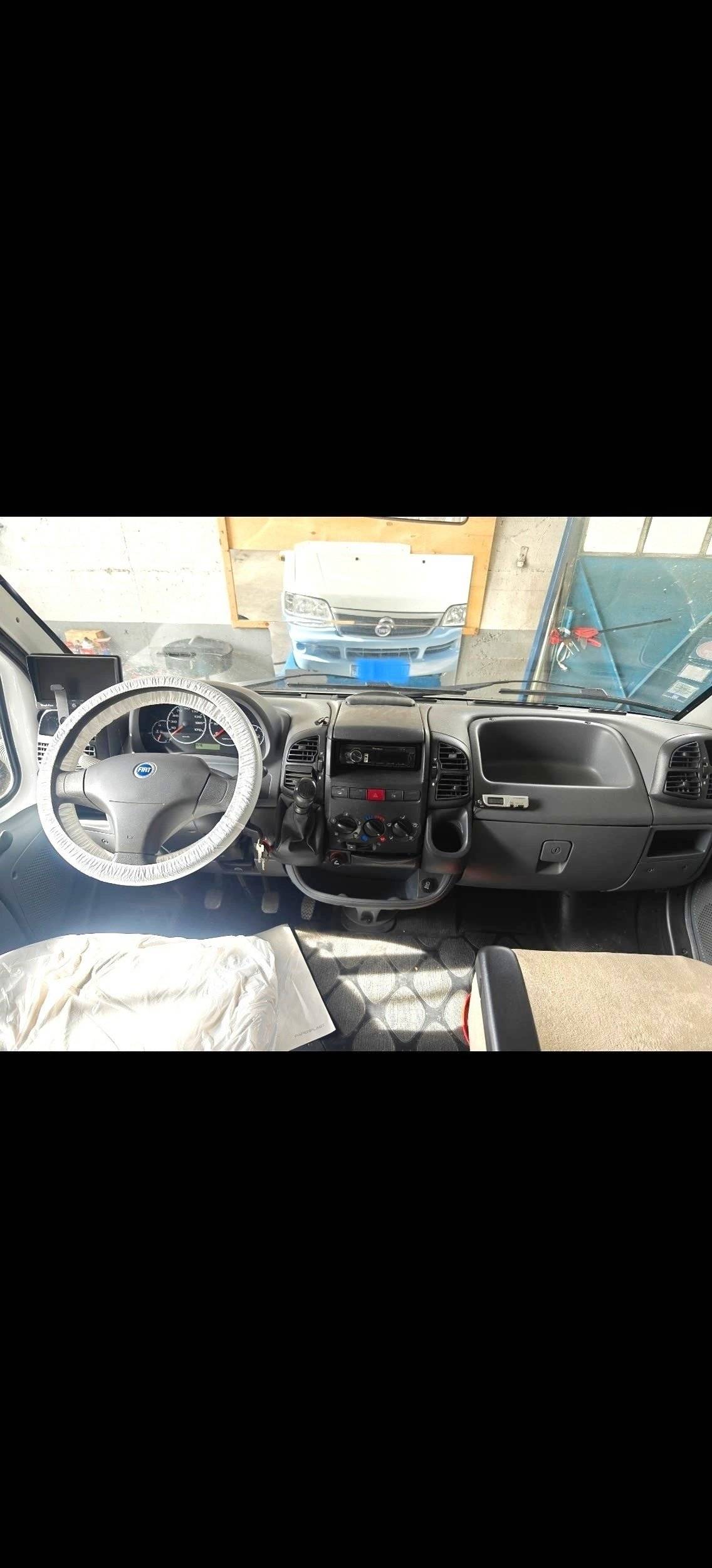 Driver's compartment  - Yescapa