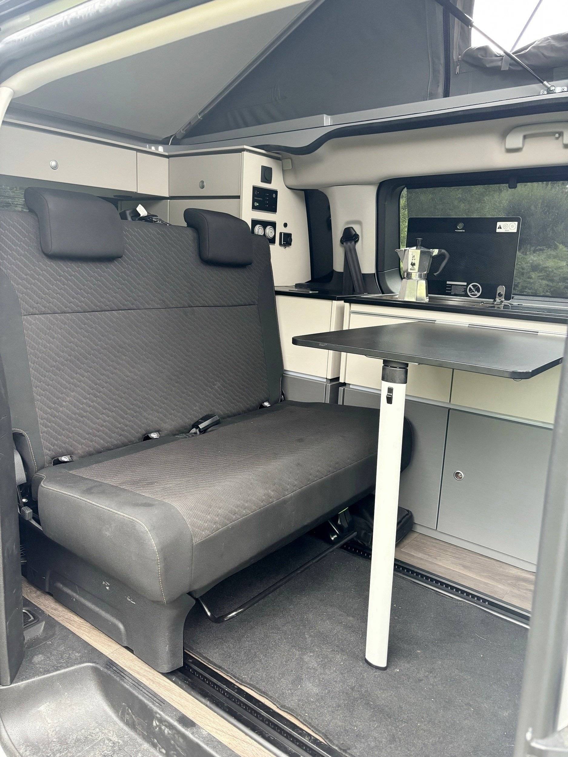 Menjador Toyota Proace - Yescapa