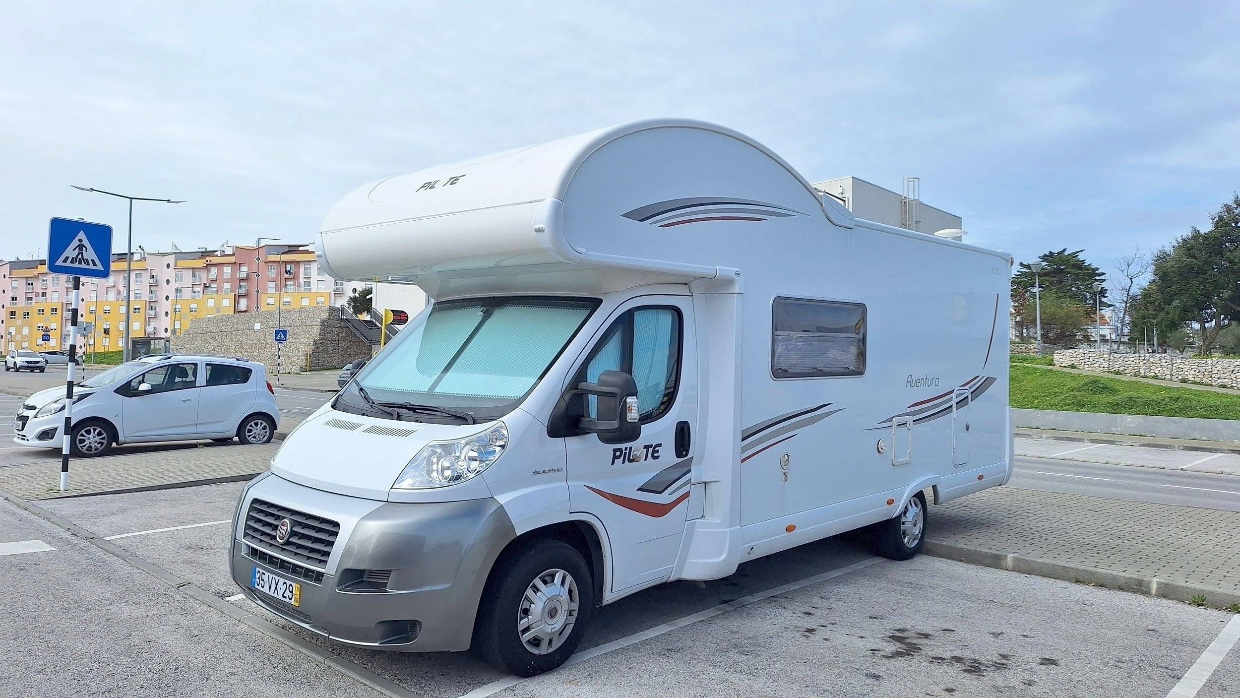 Front view from 3/4 Fiat - Yescapa