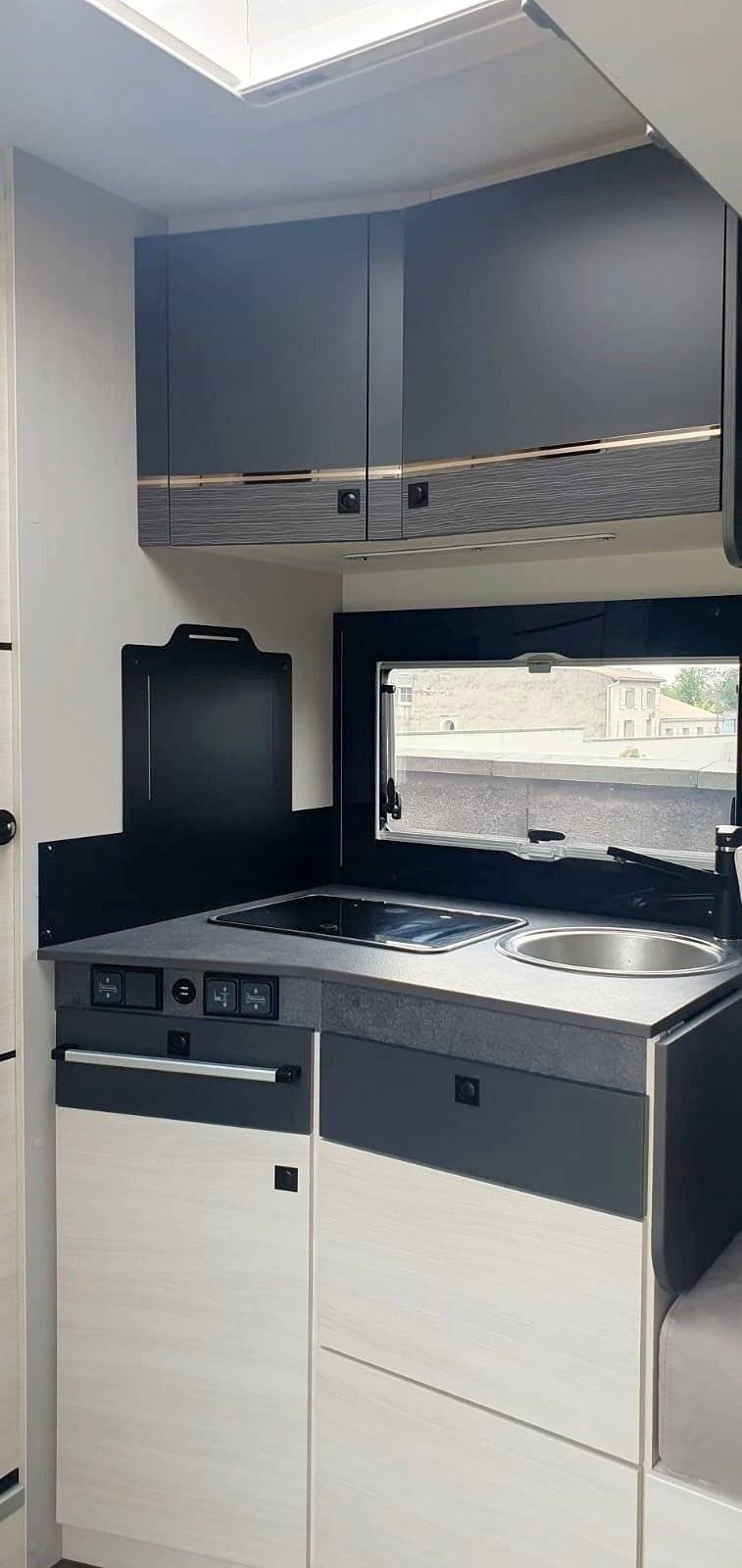 Challenger 380 GRAPHITE